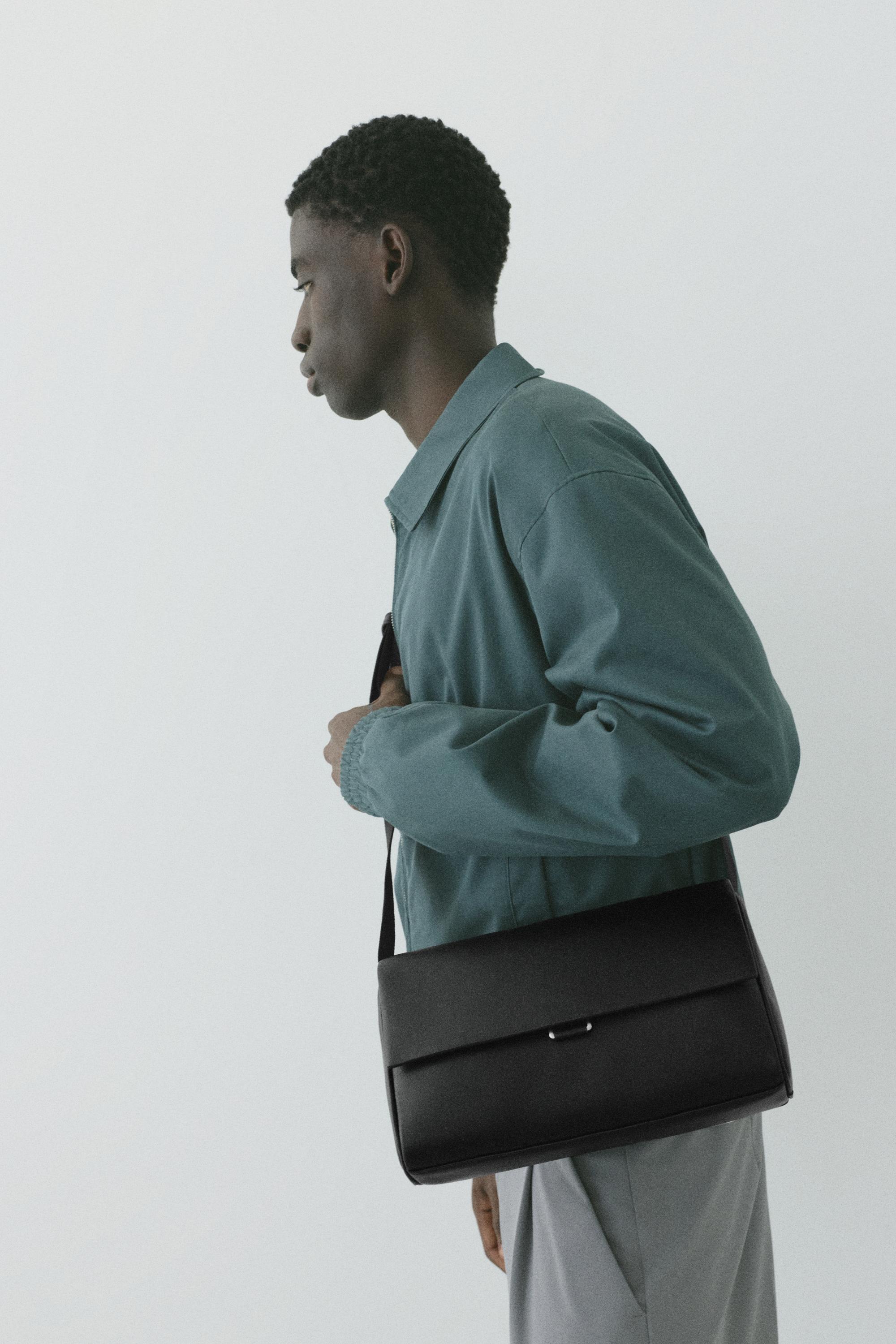 Flap crossbody bag — Black