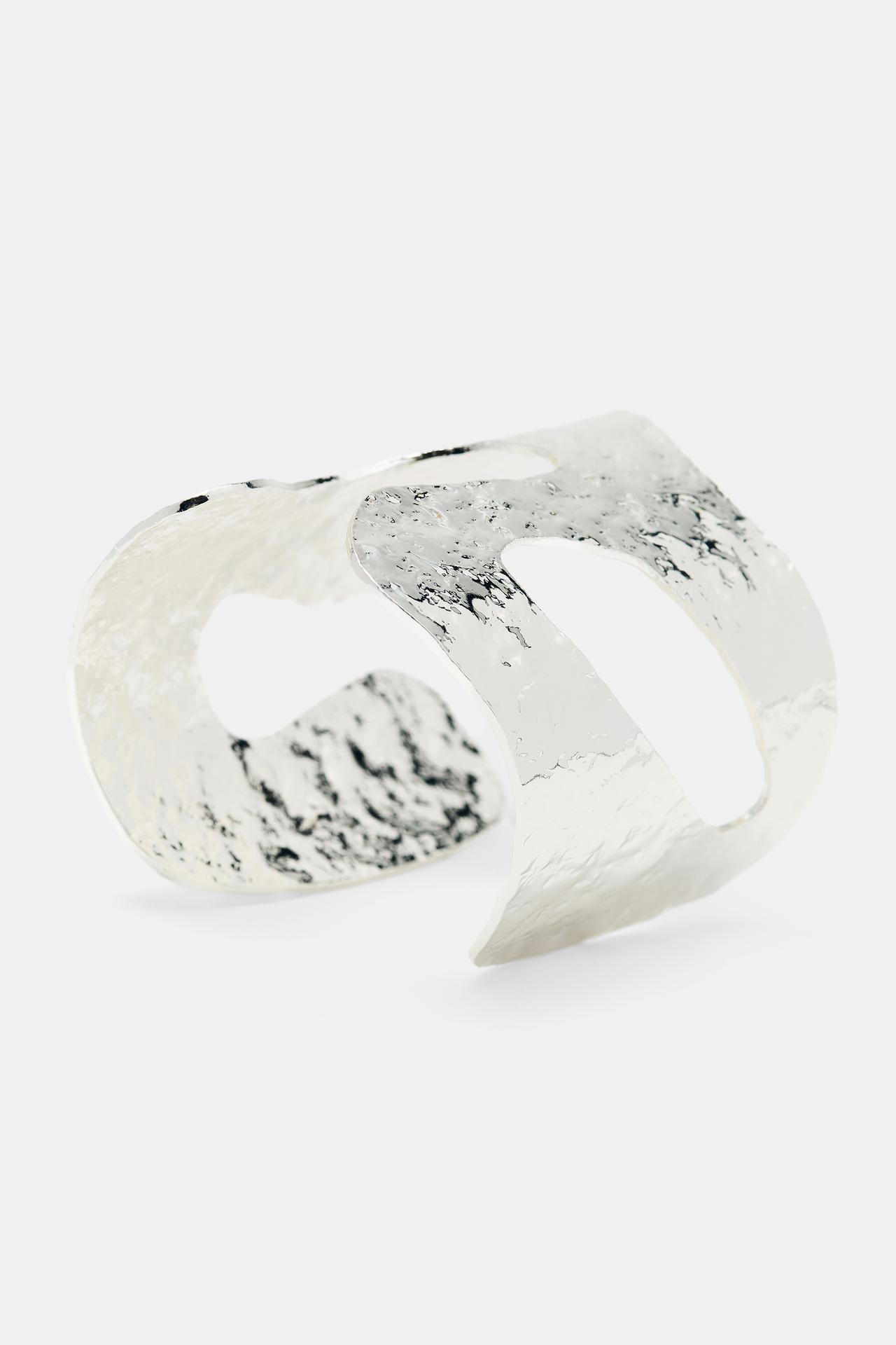Curved textured cuff — Silver