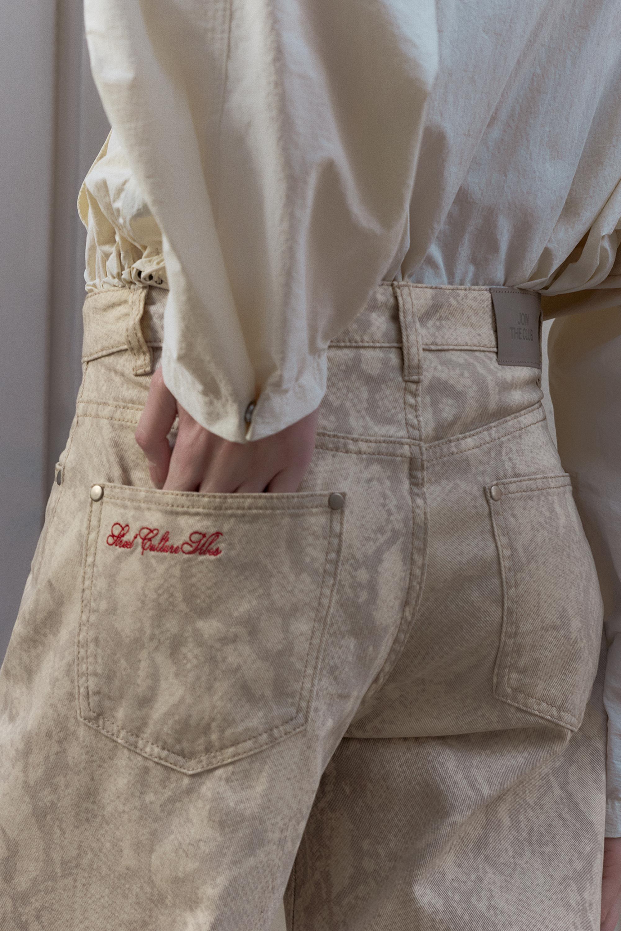 Gerade Geschnittene Jeans Mit Schlangenhautprint