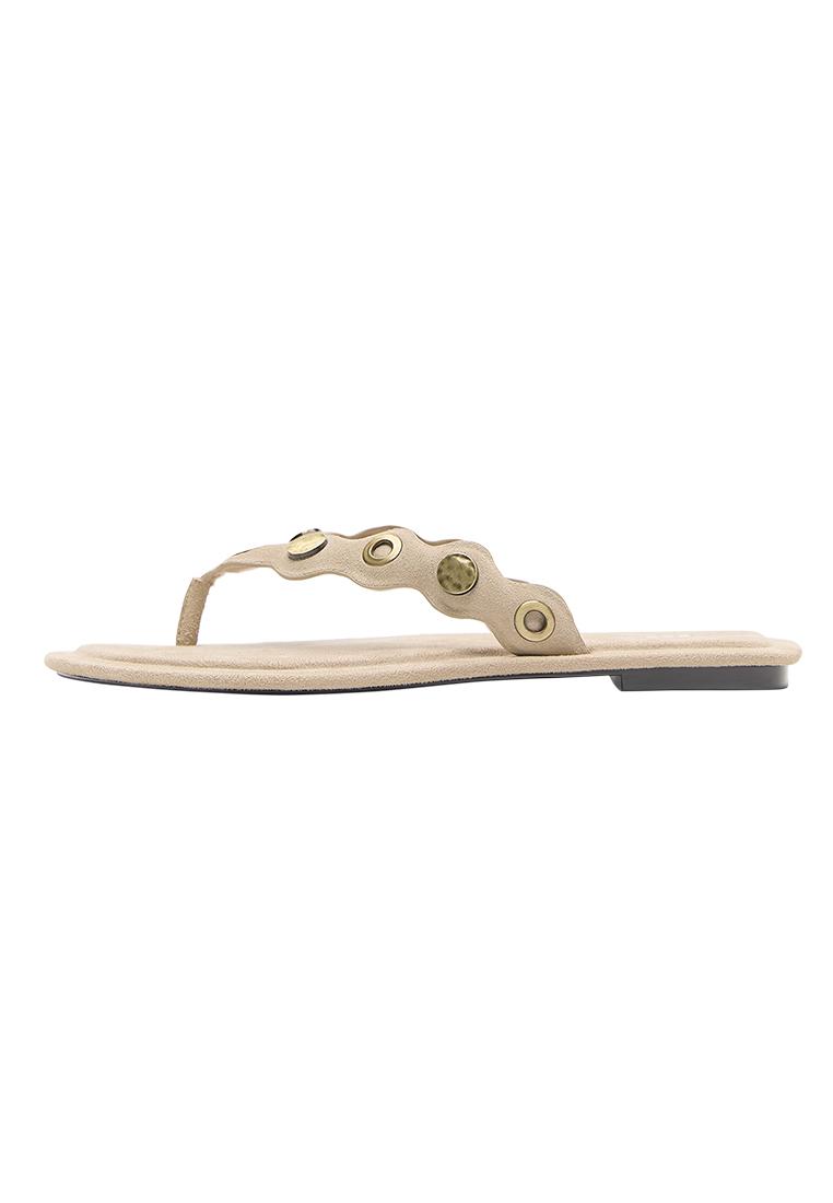 Flat studded leather sandals — Sand