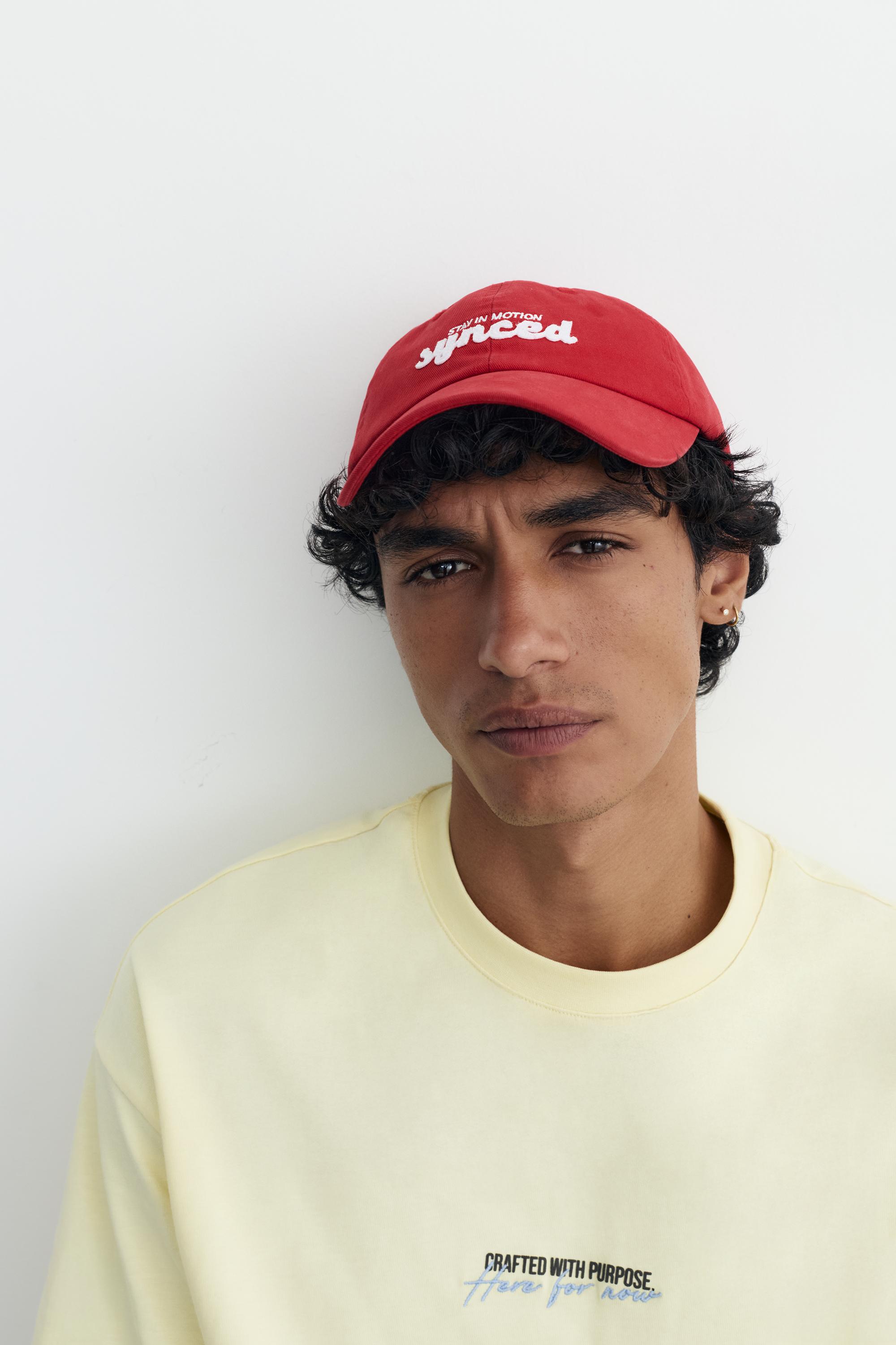 Synced graphic cap — Red