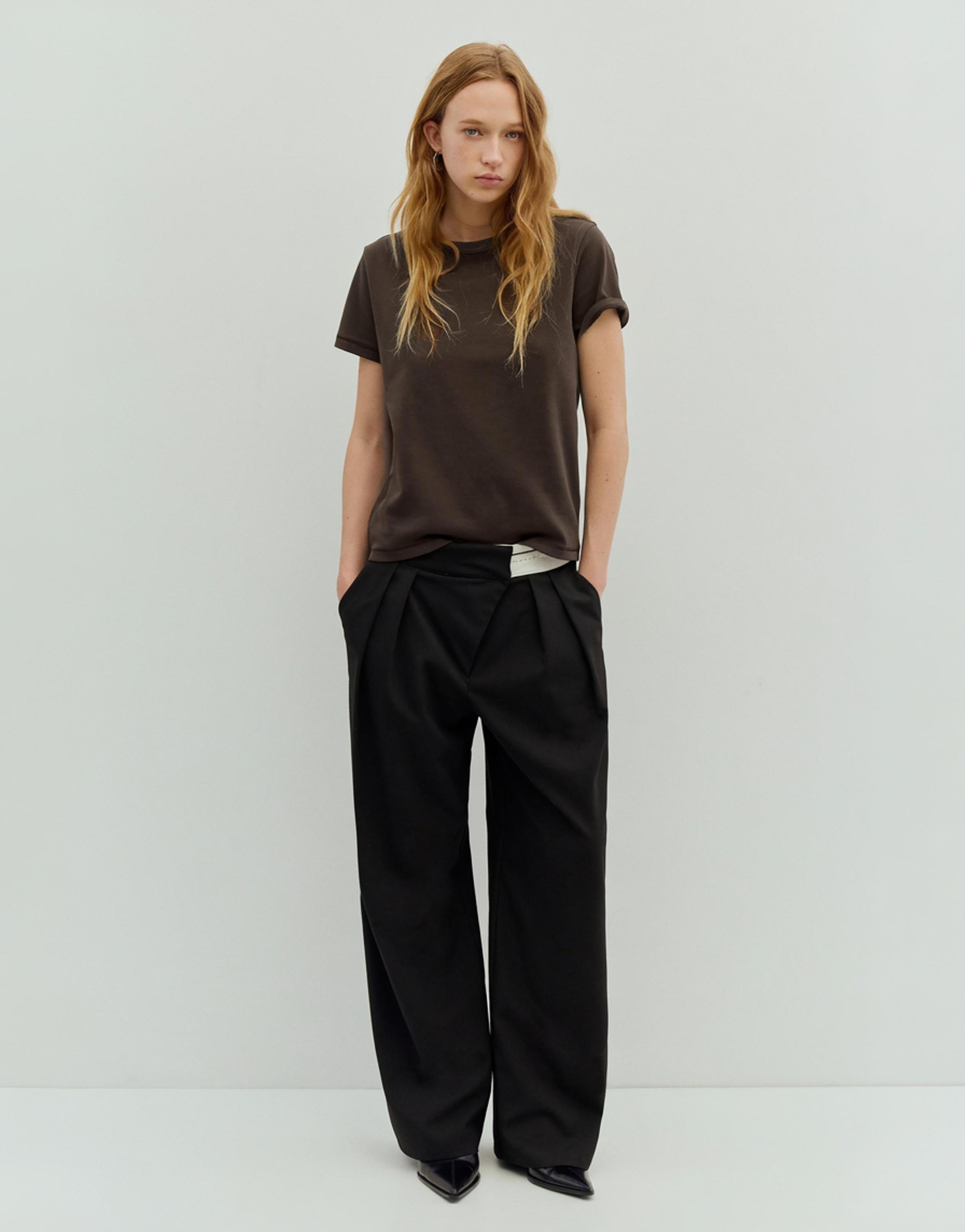 Basic short sleeve T-shirt — Brown