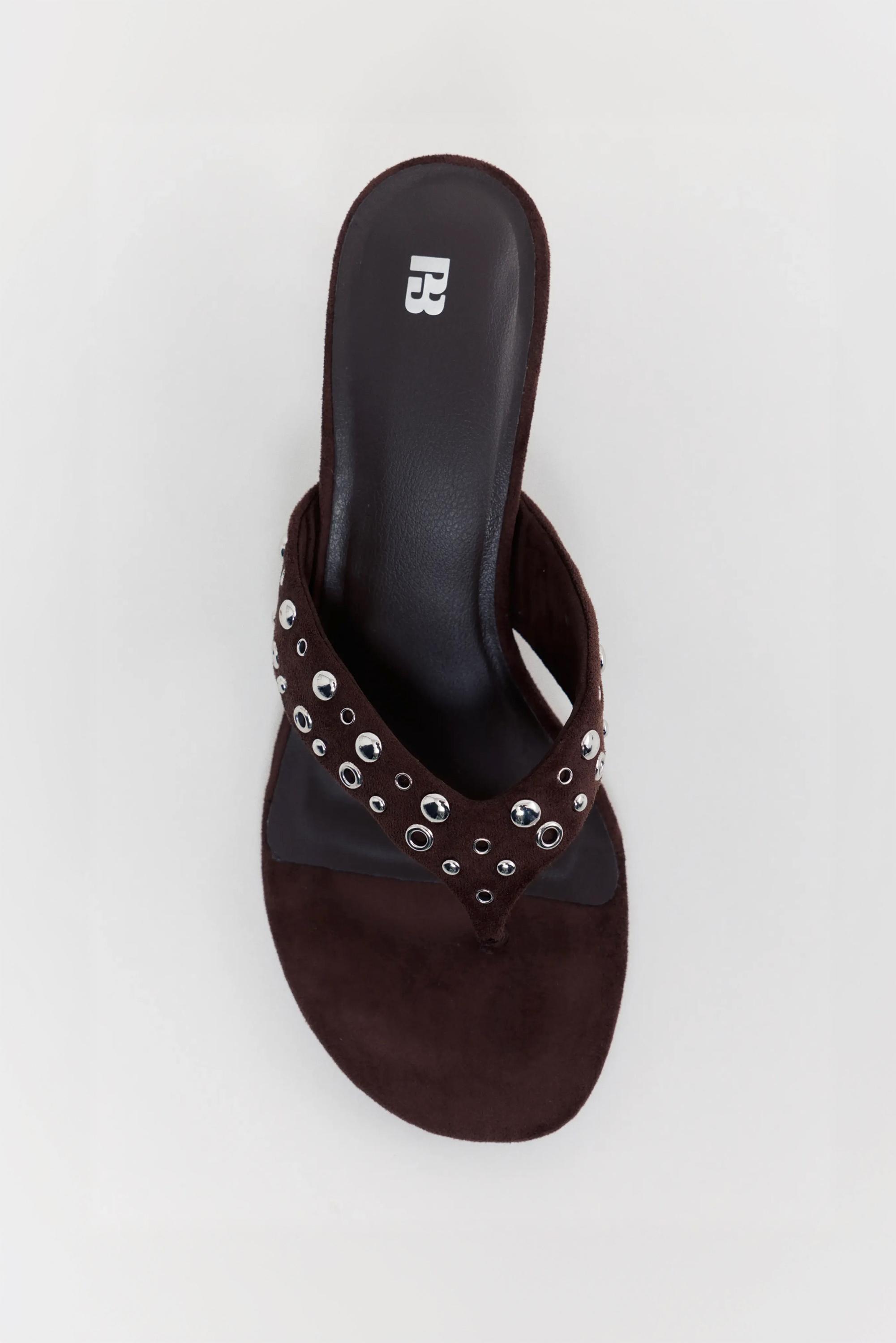 Heeled sandals with studs — Brown