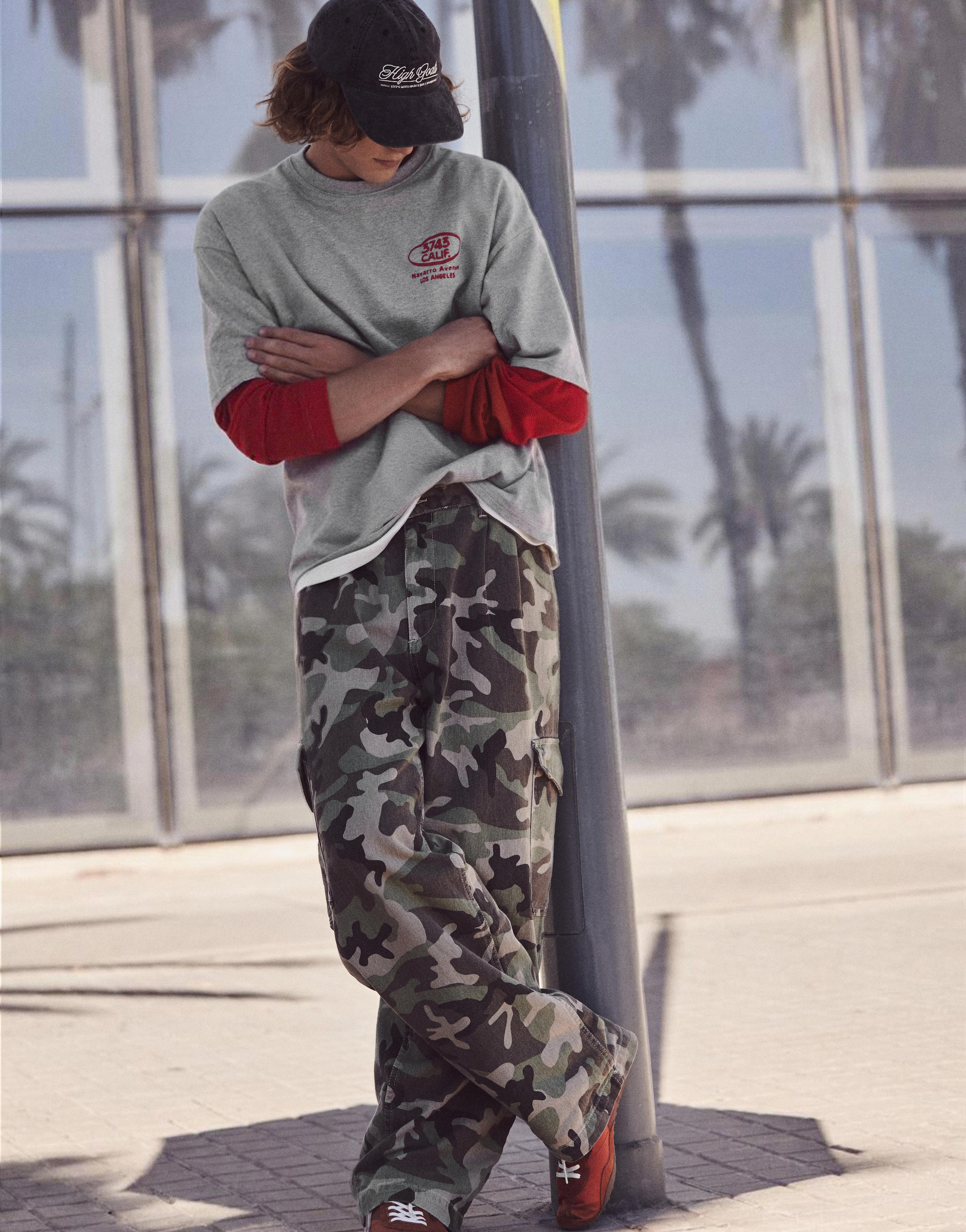 Relaxed fit T-shirt with raised graphic — Grey marl