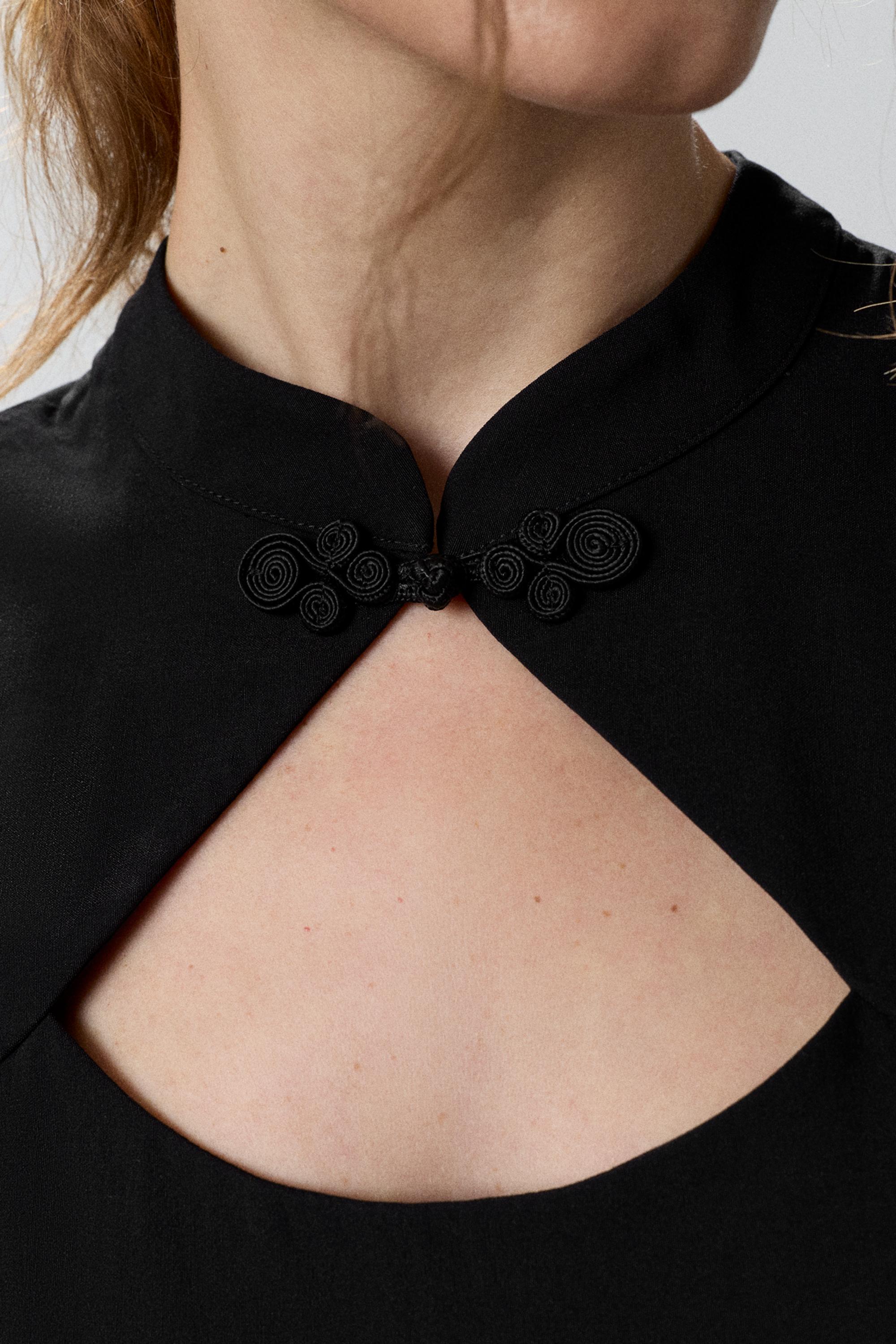 Frog fastening stand collar top — Black
