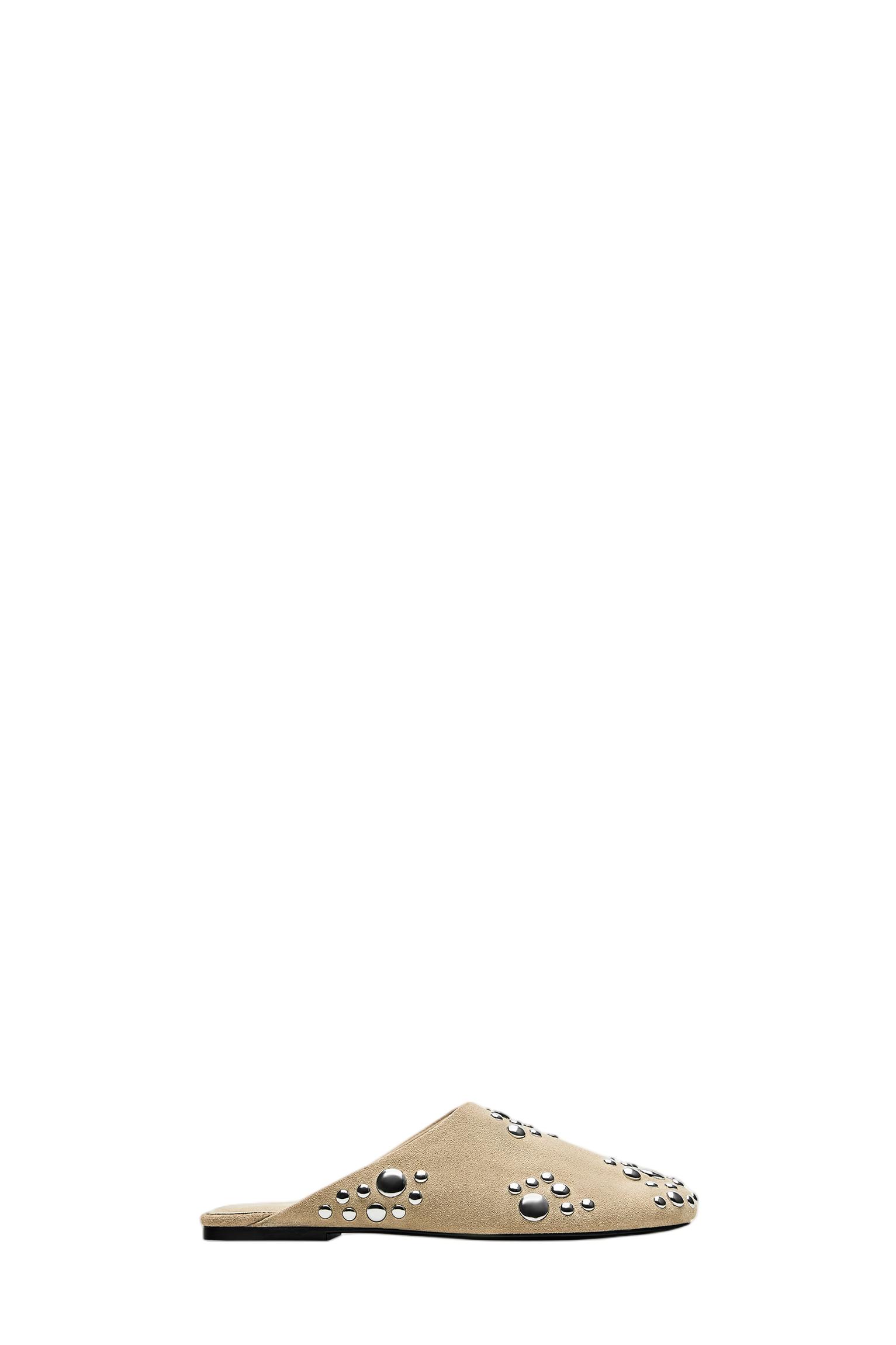 Studded leather mules — Sand
