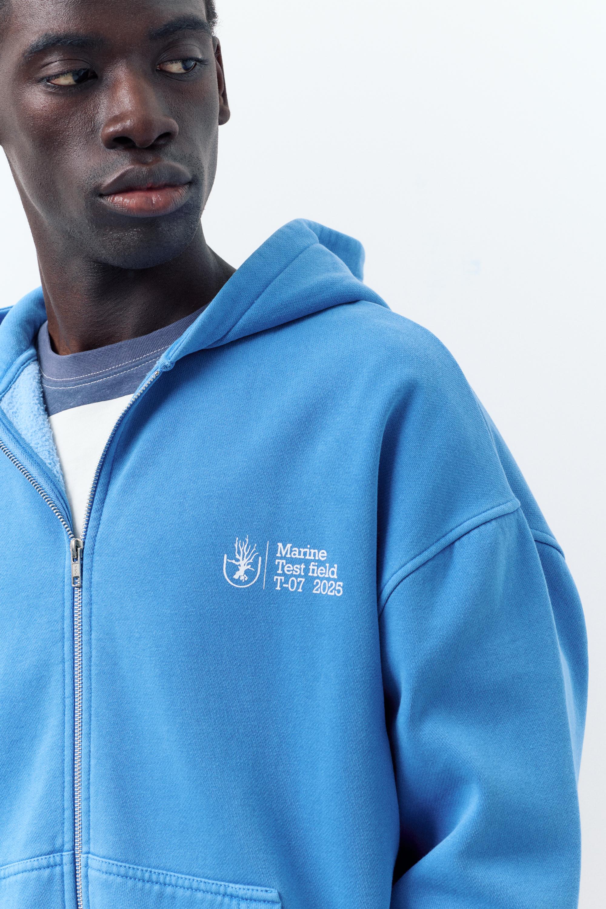 Fermuarlı mavi kapüşonlu sweatshirt - Görsel 16