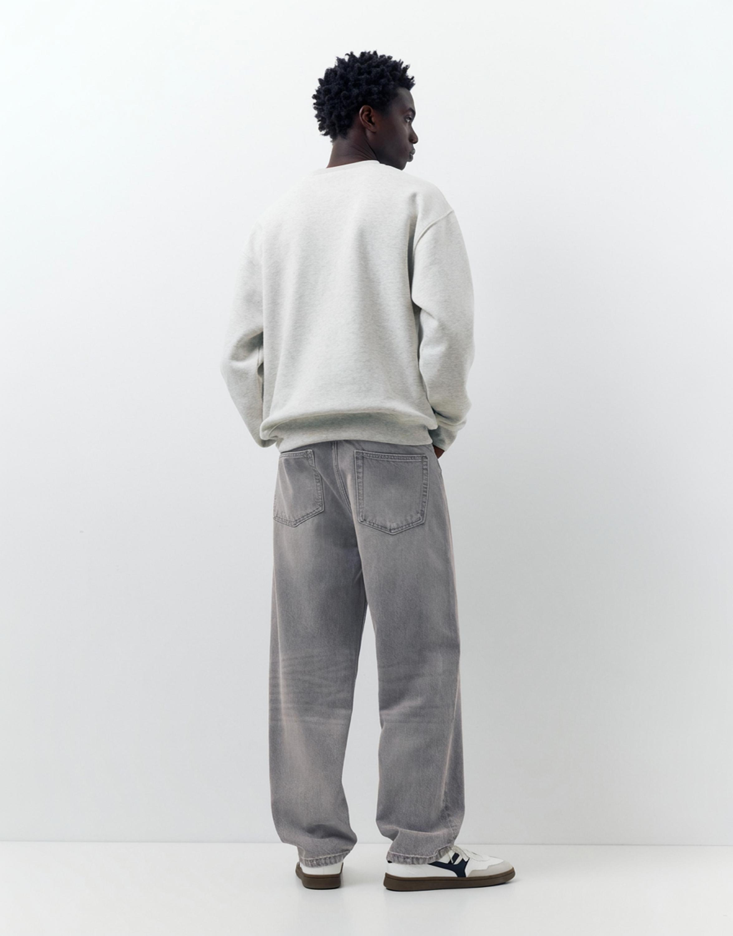 Baggy jeans — Pale grey