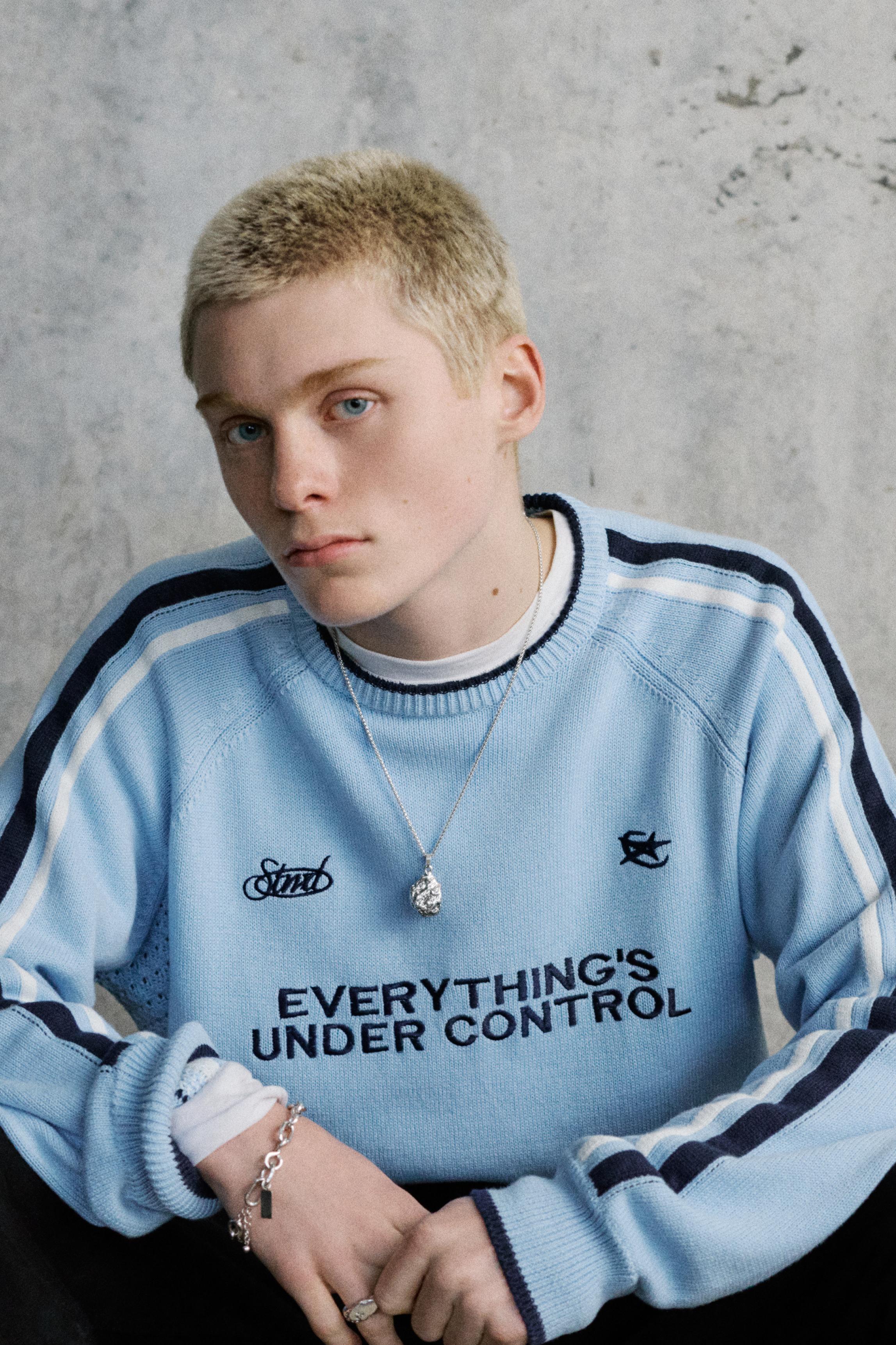 Stwd Pullover Mit Streifen Und Stickerei