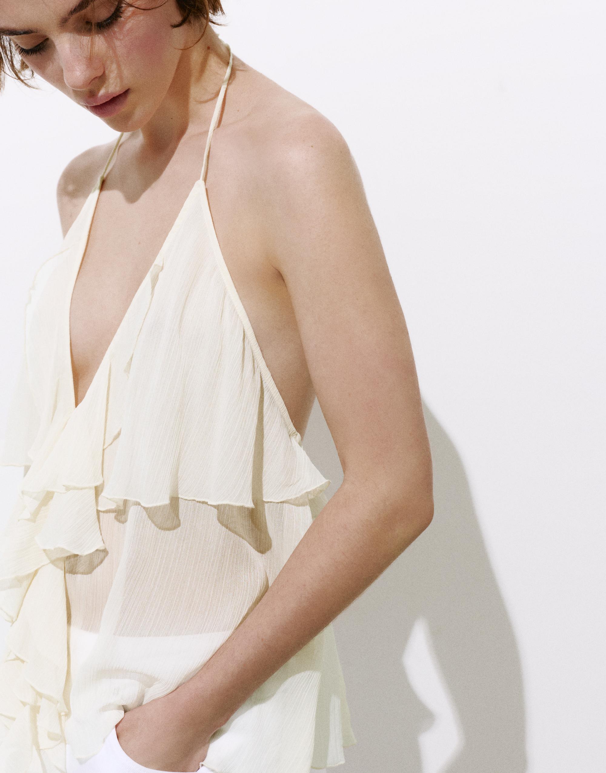Halter top with ruffles — Sand