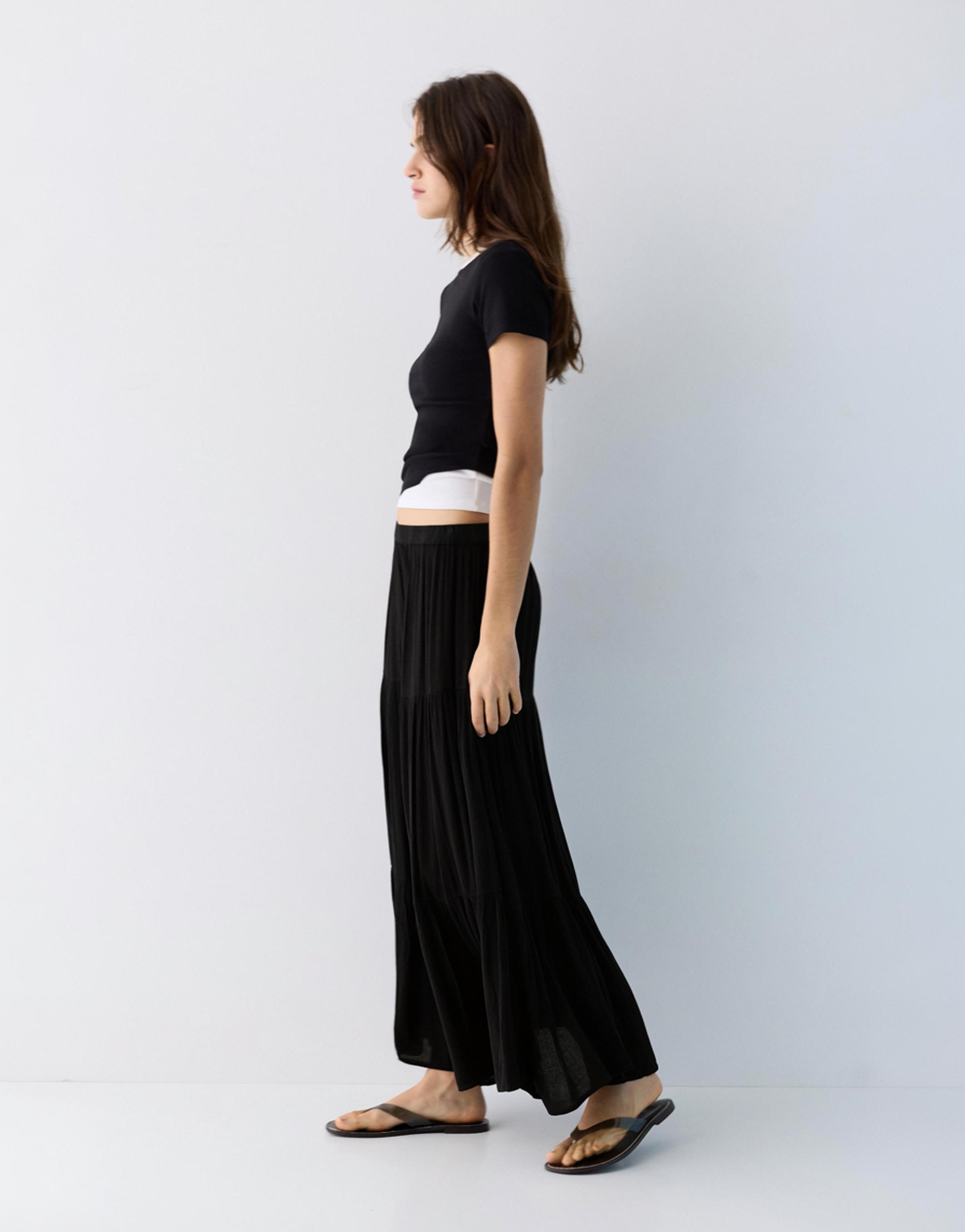 Flowy paneled midi skirt — Black