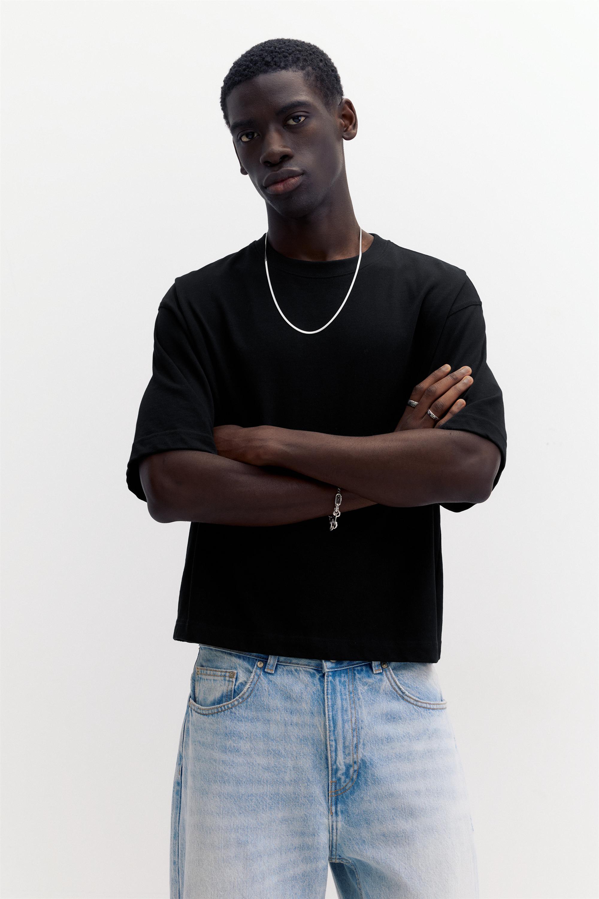 Cropped short sleeve T-shirt — Black