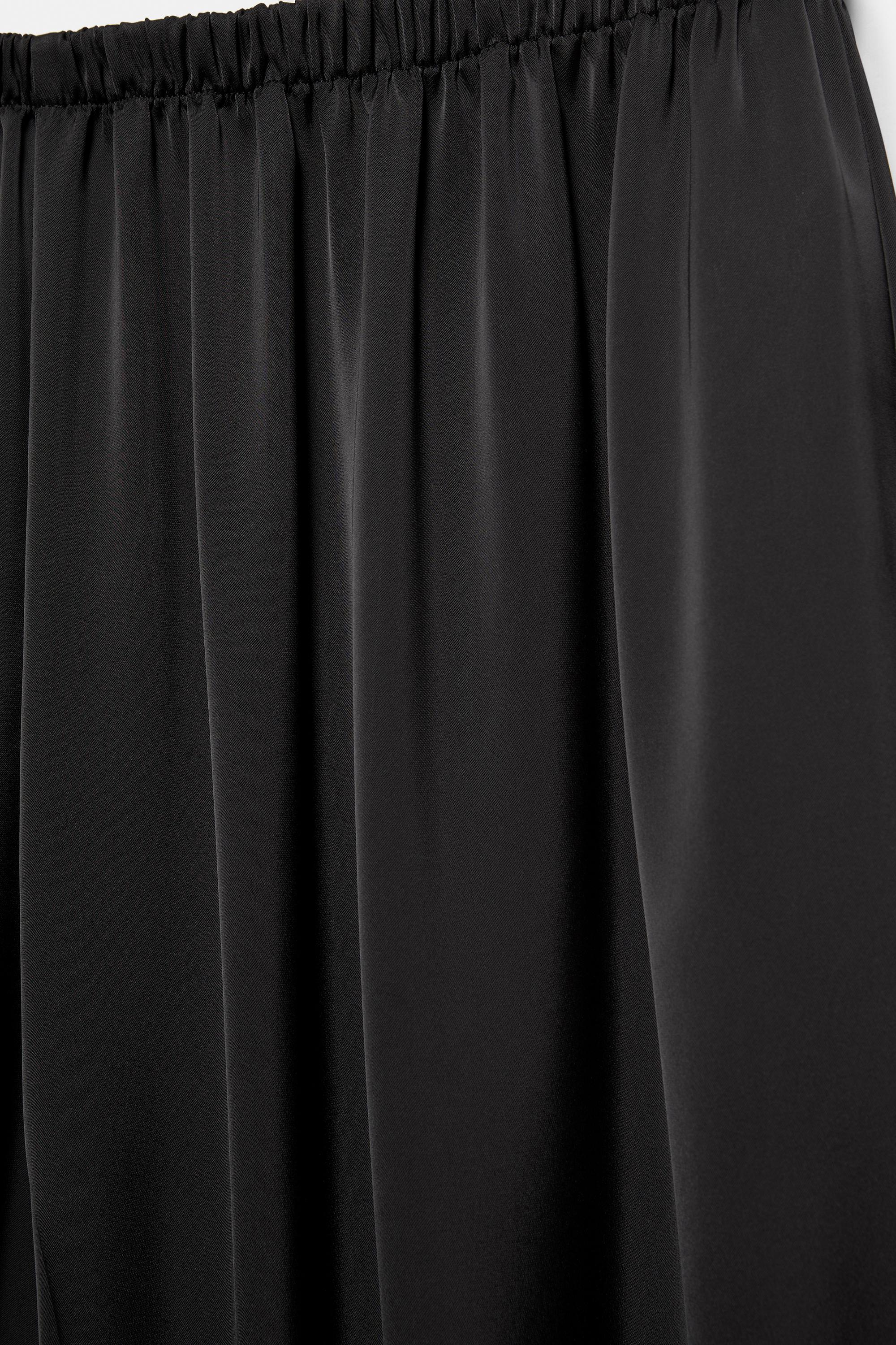 Satin sarouel capris — Black