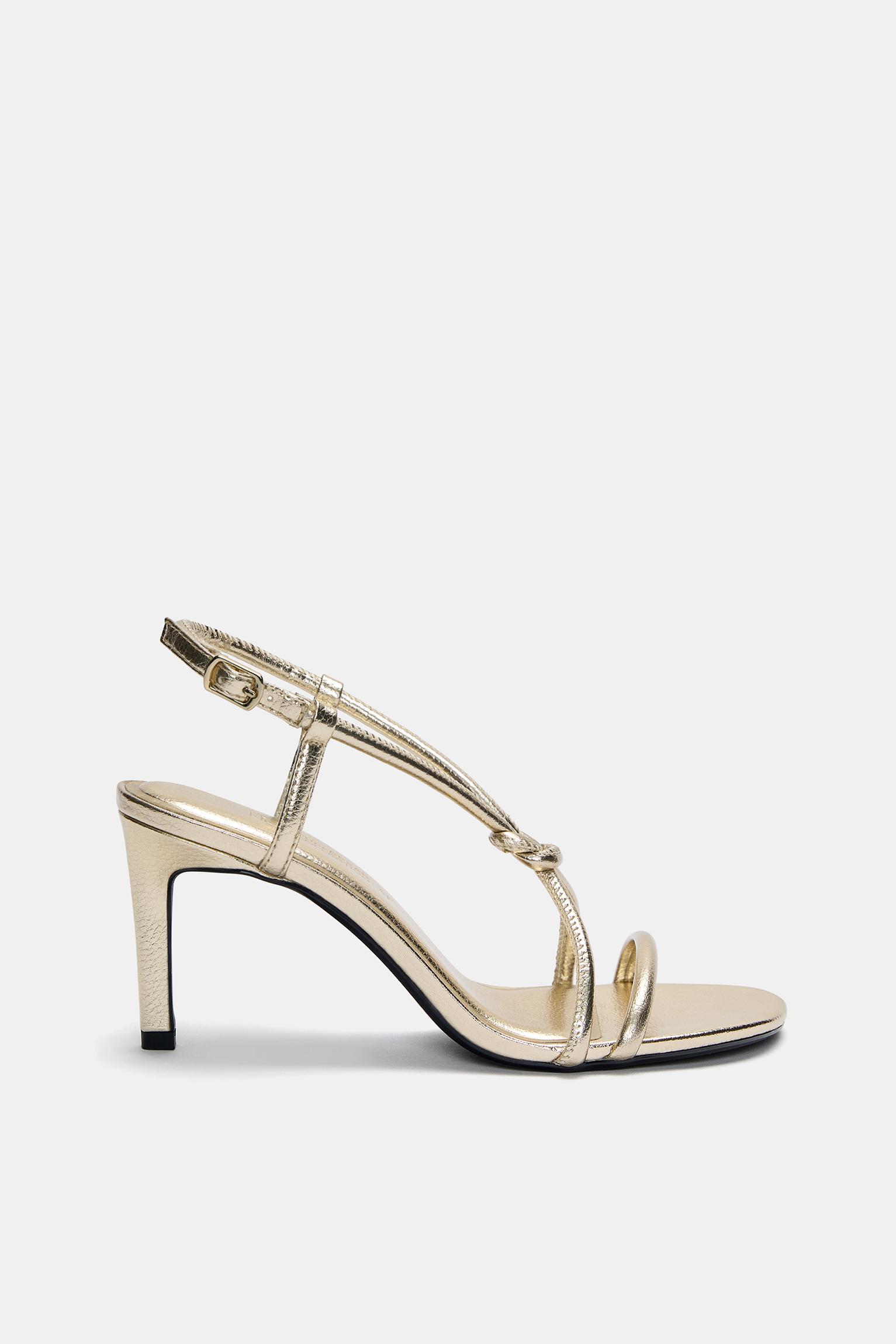 Absatzsandalen Mit Knoten