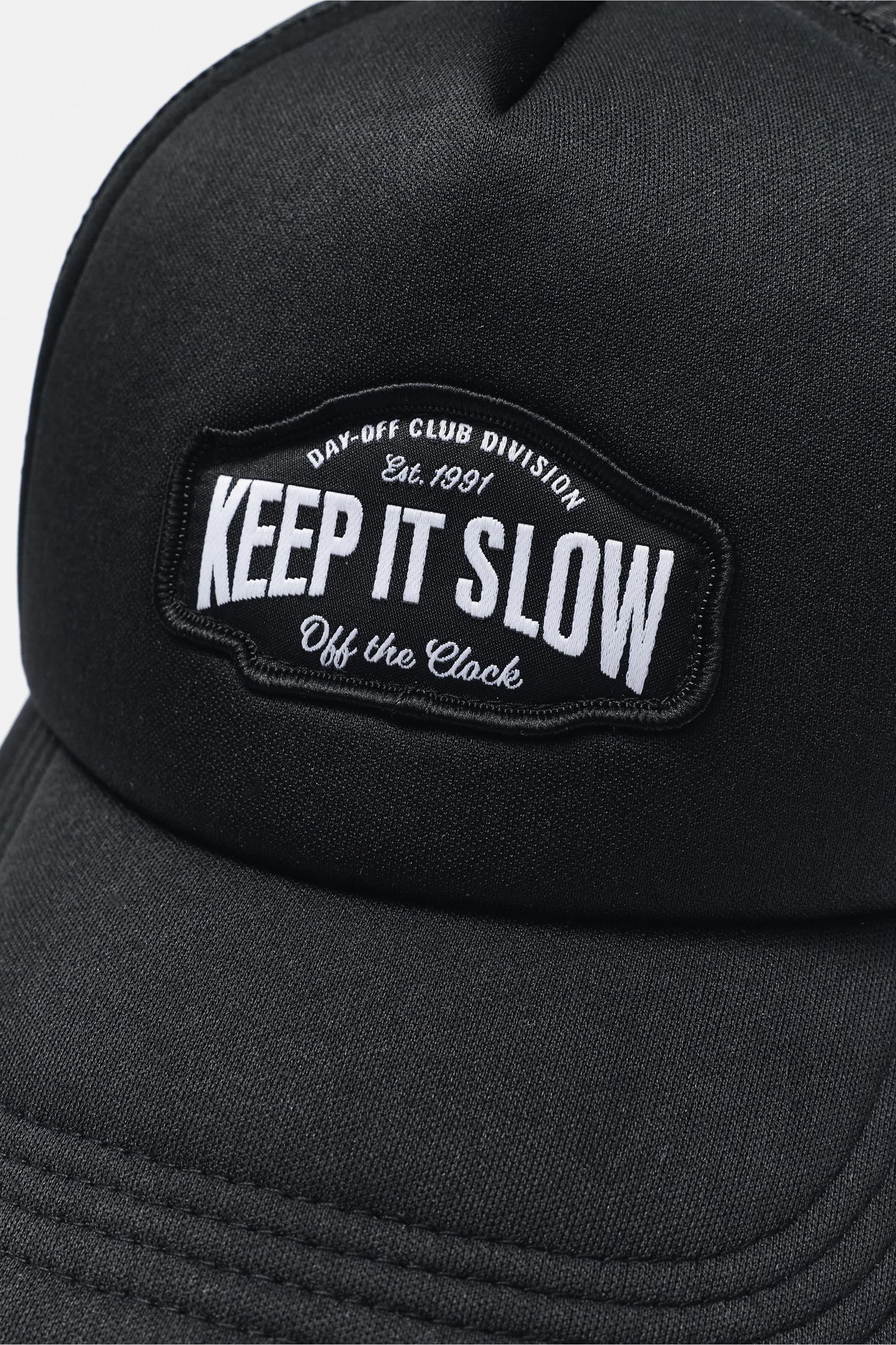 Black graphic trucker cap — Black