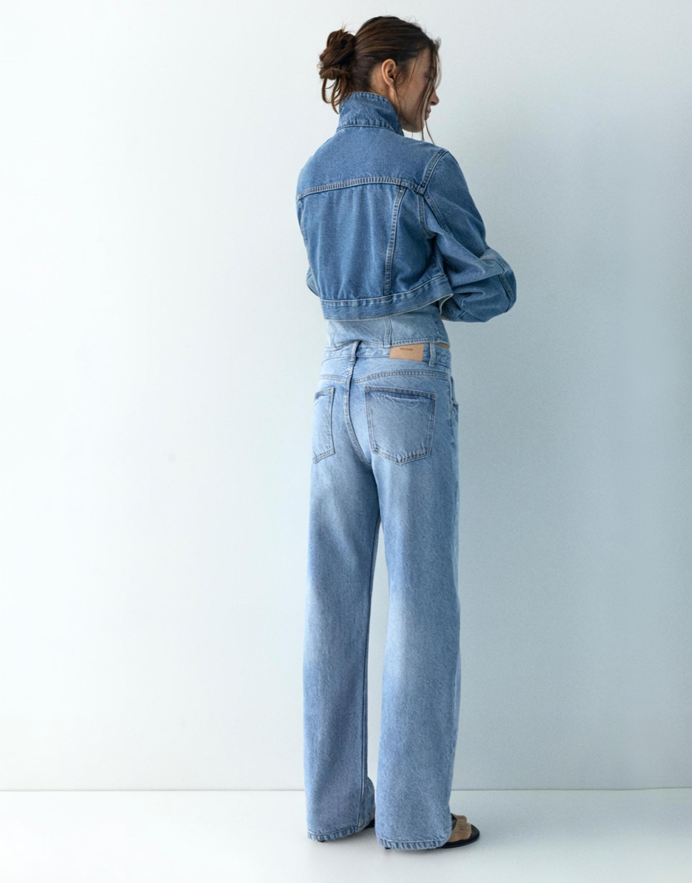 Straight-leg mid-waist jeans with rhinestone hearts — Pale blue