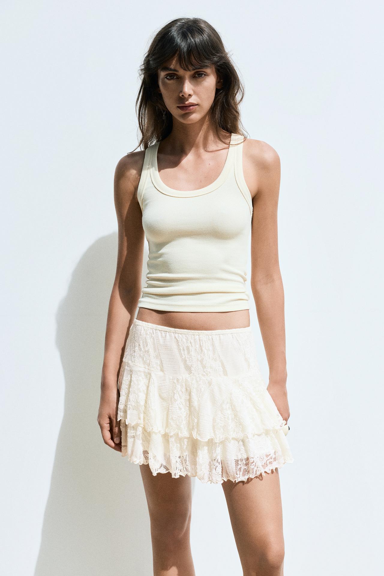 White lace ruffle mini skirt — Ecru