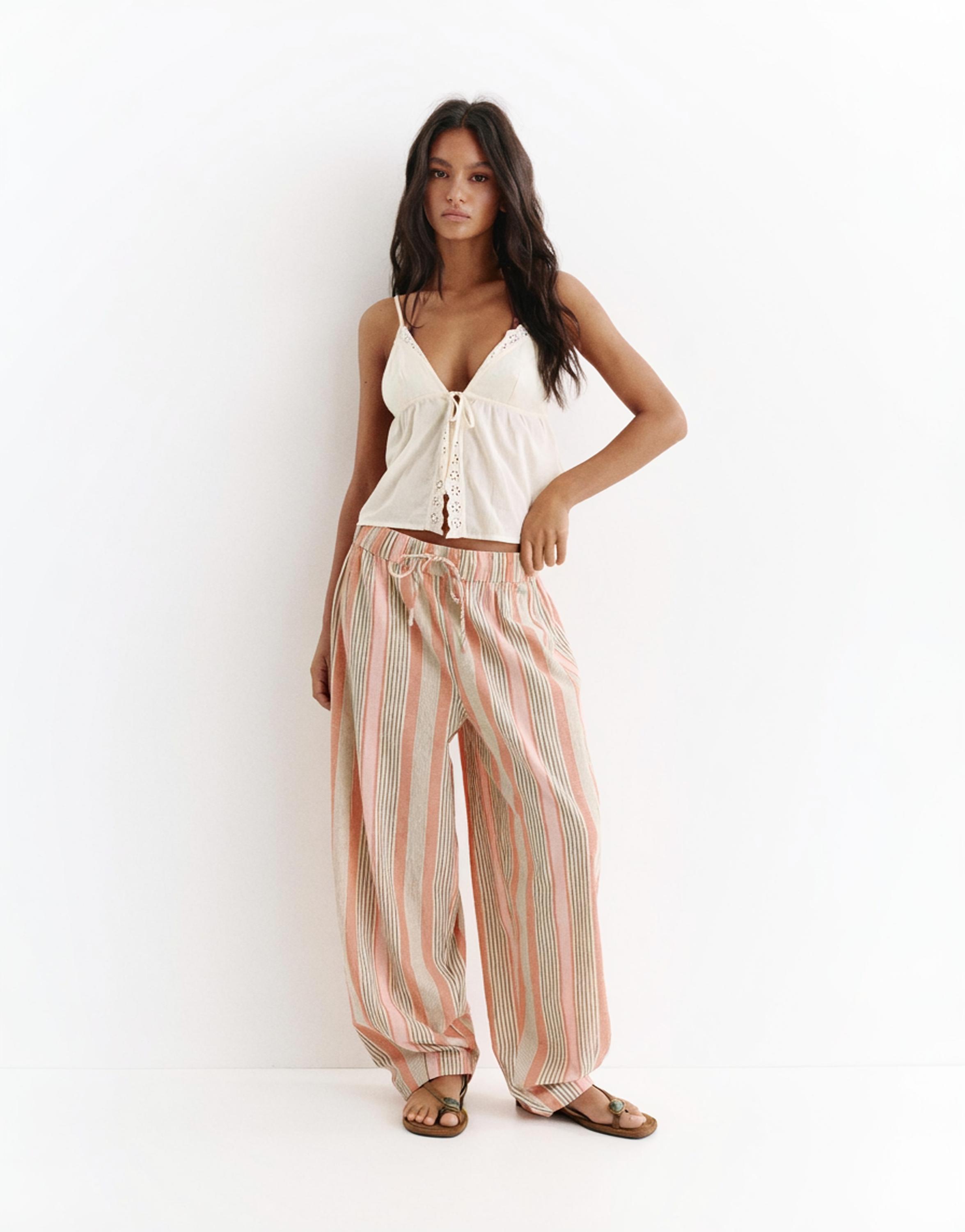 Strappy top with lace trim — Beige