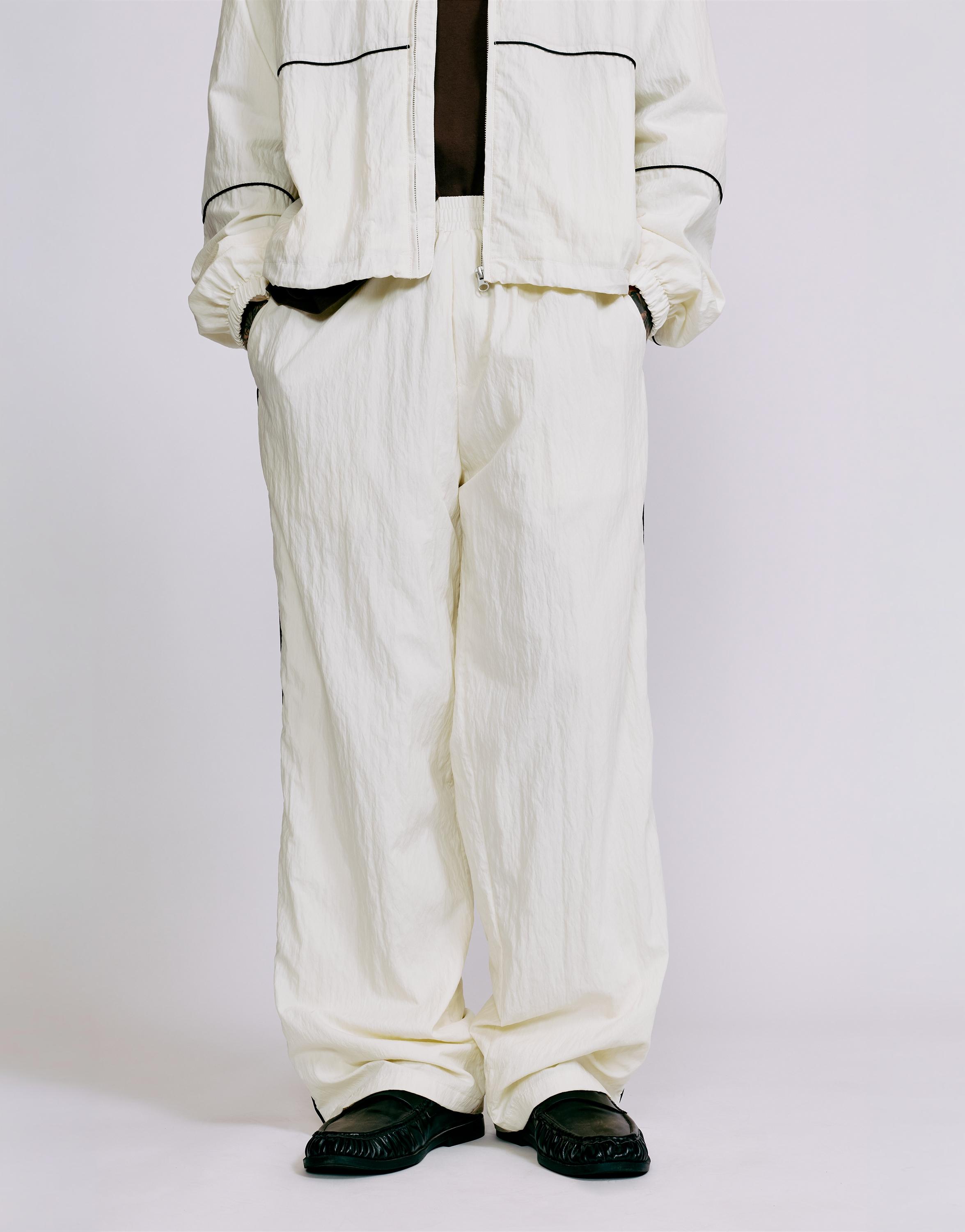 Lightweight contrast stitch joggers — Off white