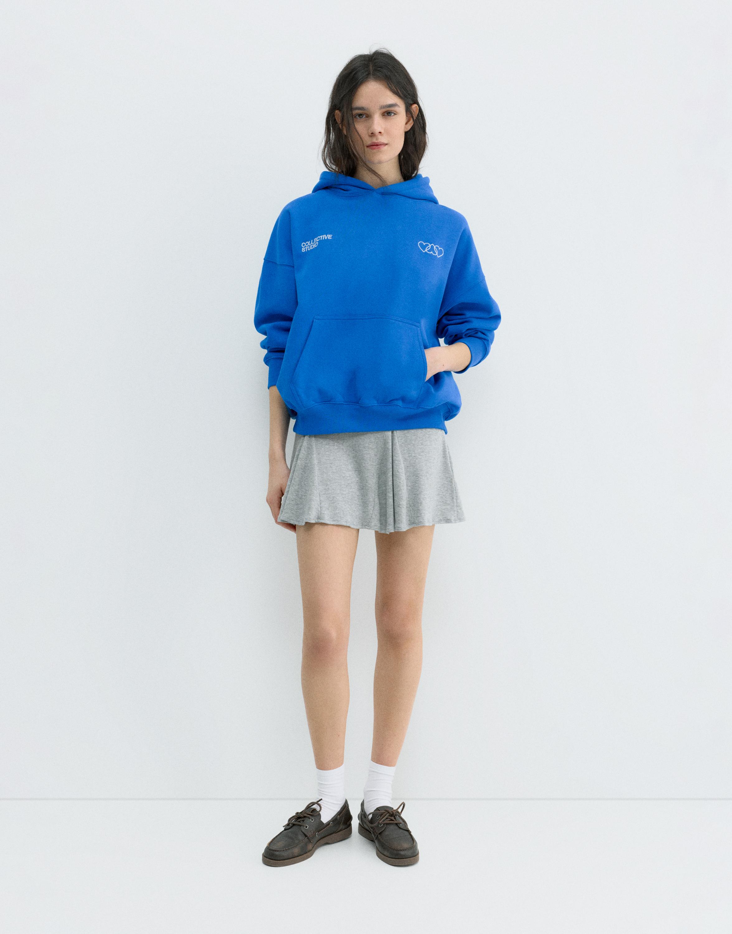 Mavi kalp desenli kapüşonlu sweatshirt - Görsel 7