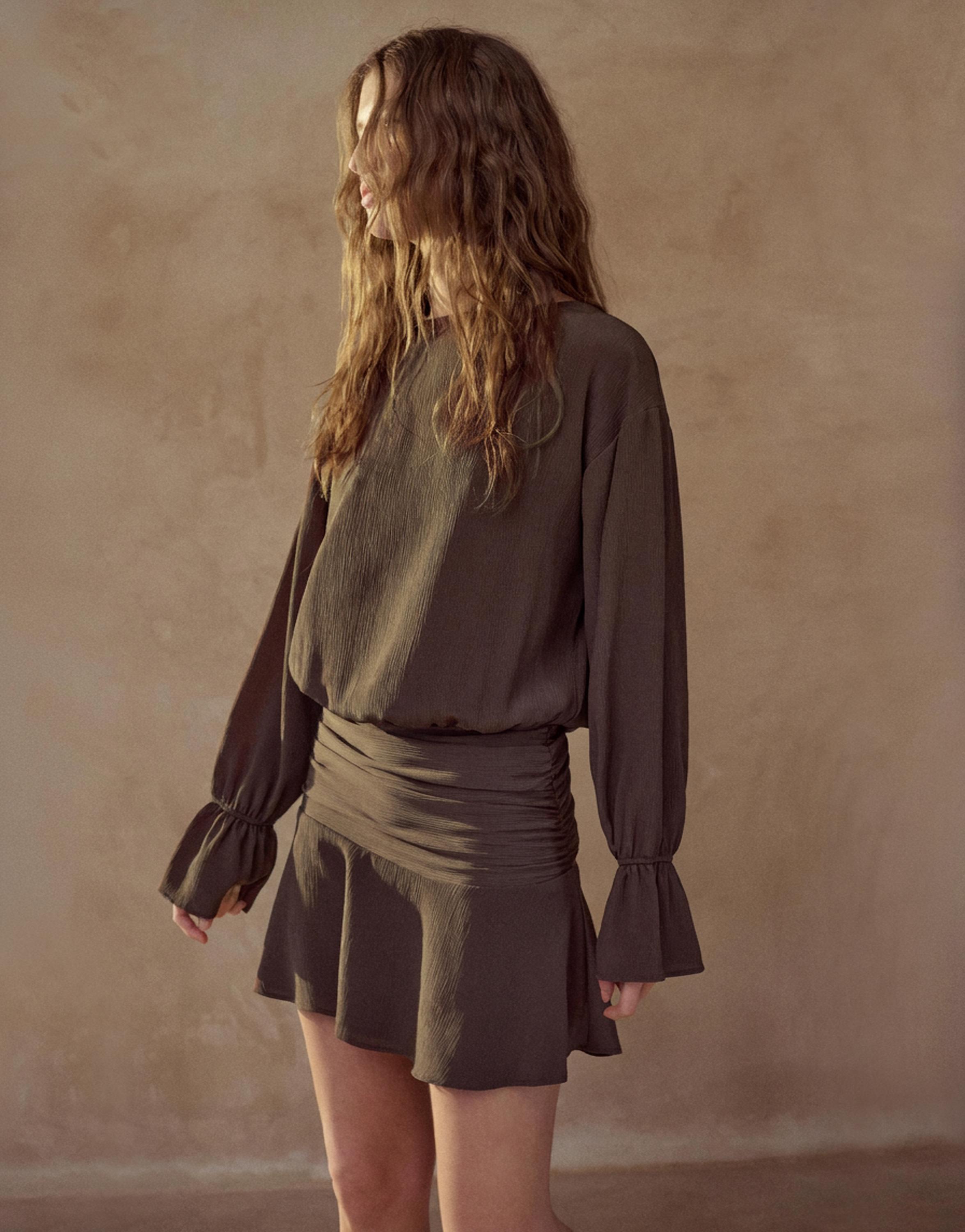 Short ruffle dress — Brown