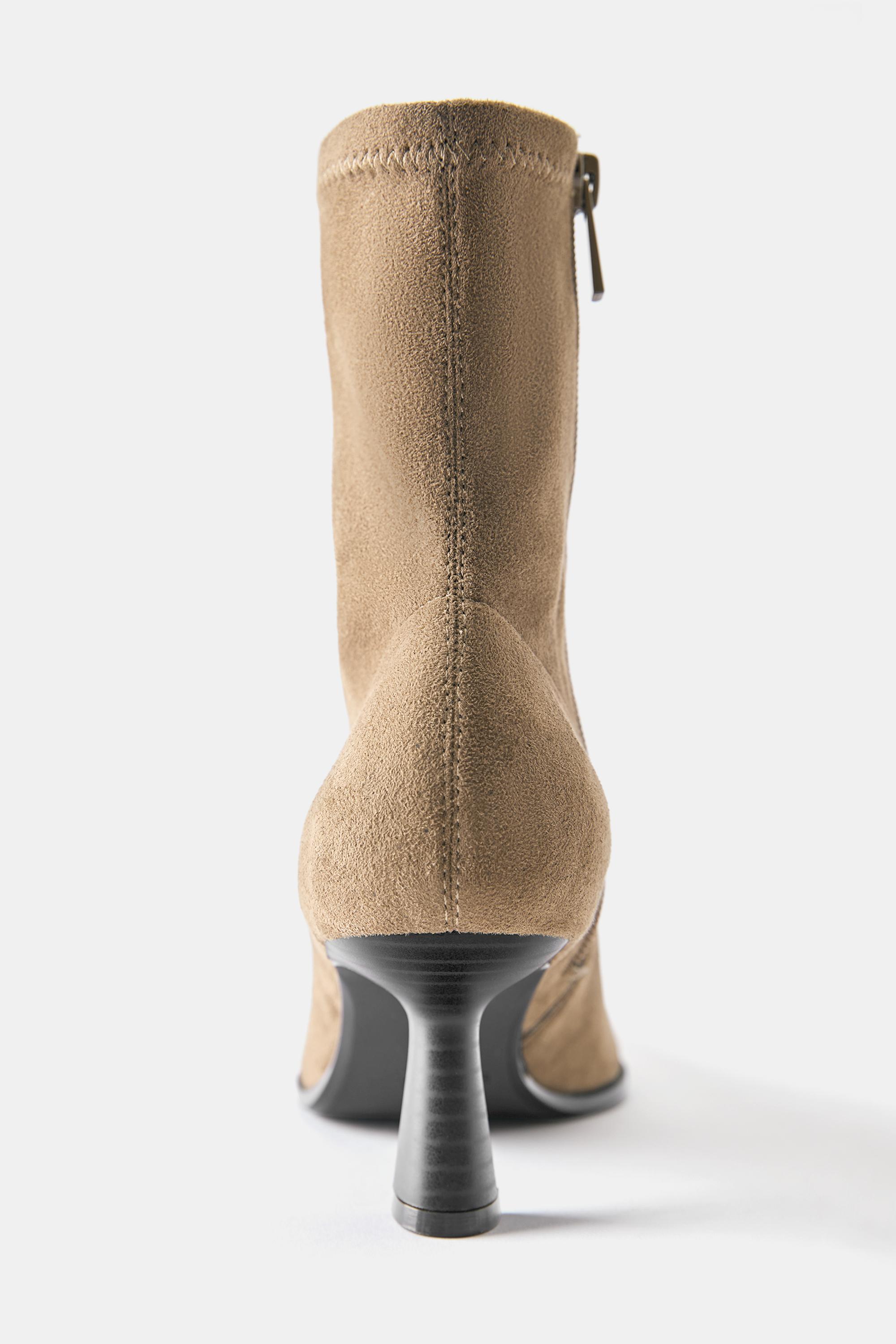 Stretch heel ankle boots — Taupe