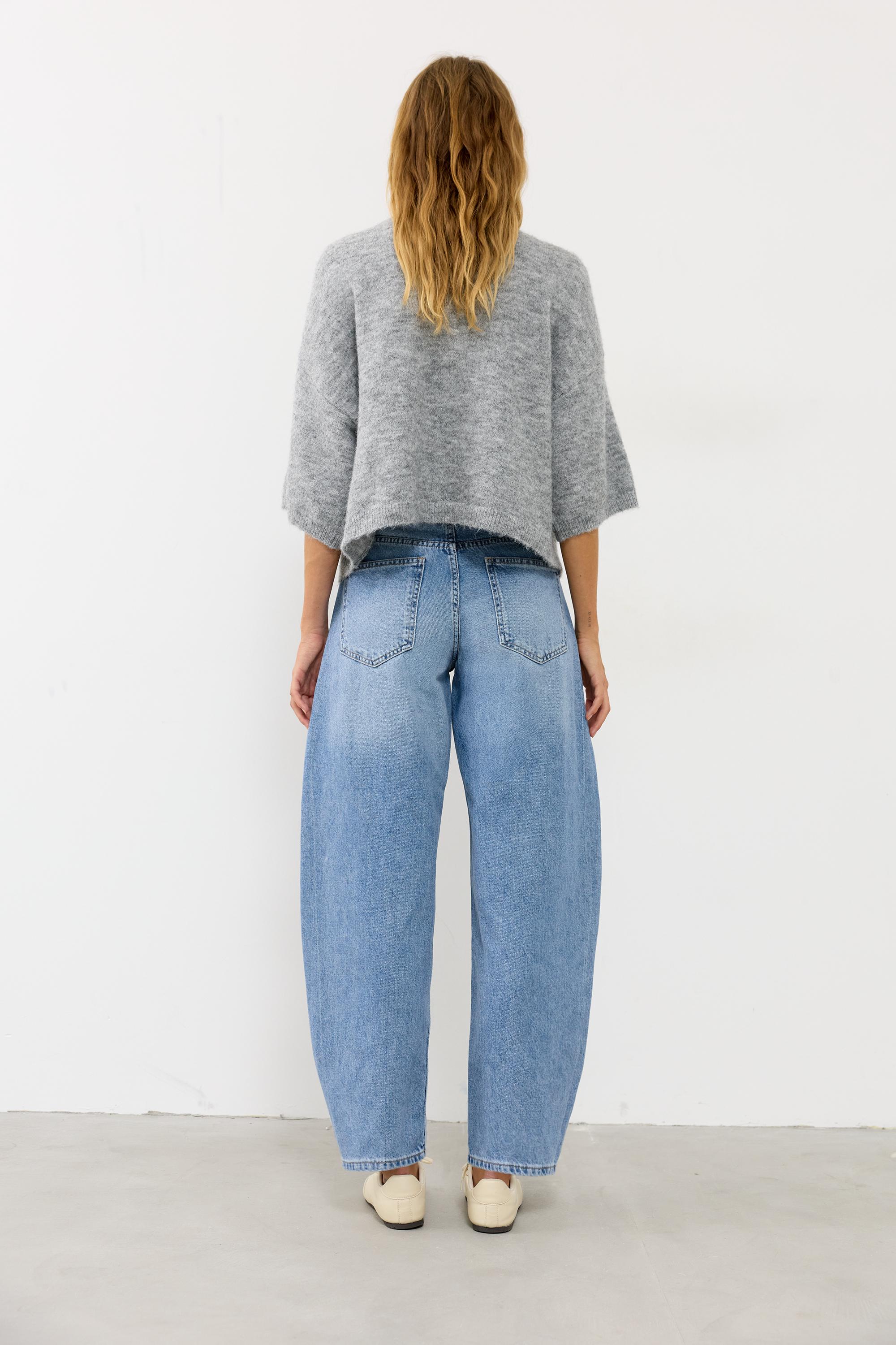 Low-rise barrel jeans — Medium blue