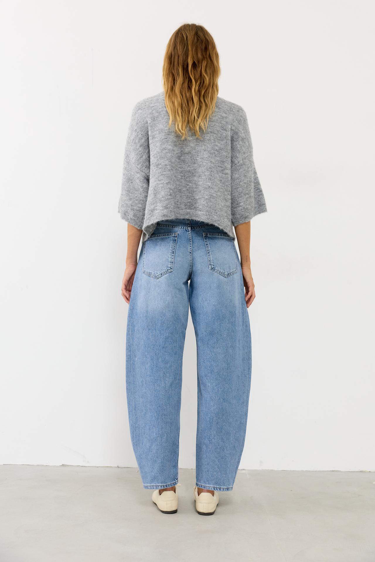 Low-rise barrel jeans — Medium blue