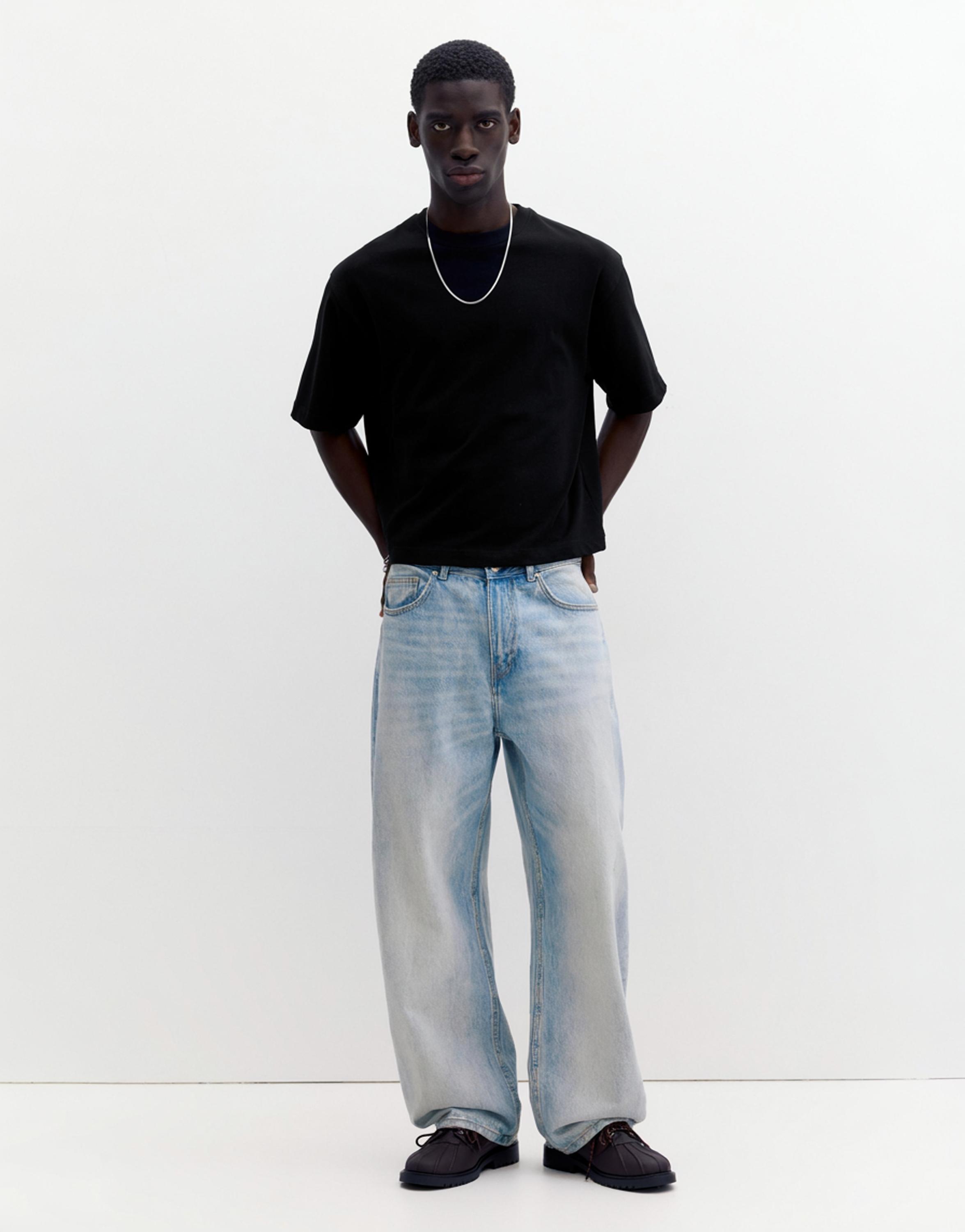 Cropped short sleeve T-shirt — Black