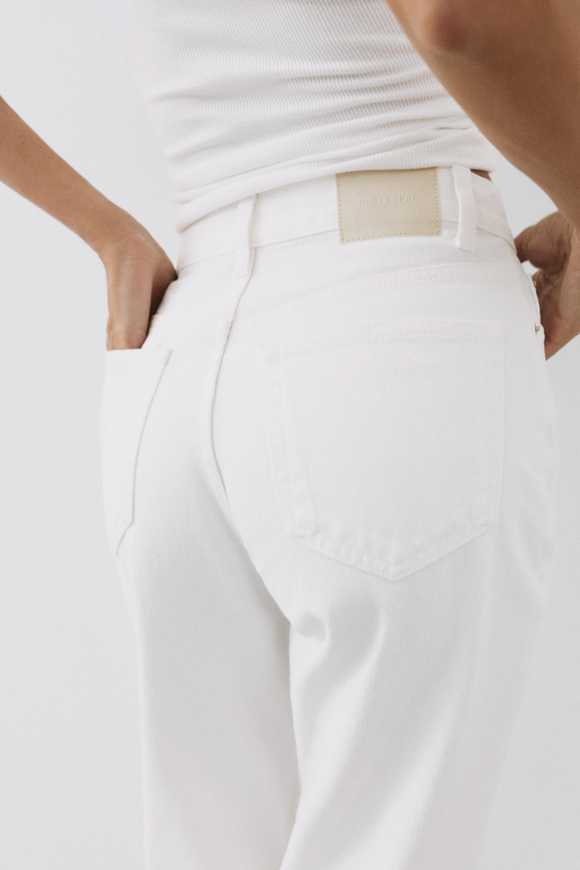 High-waist mom jeans — Bright white