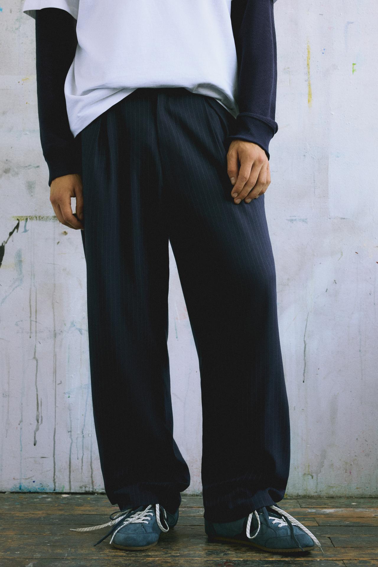 Darted tailored fit trousers — Dark navy