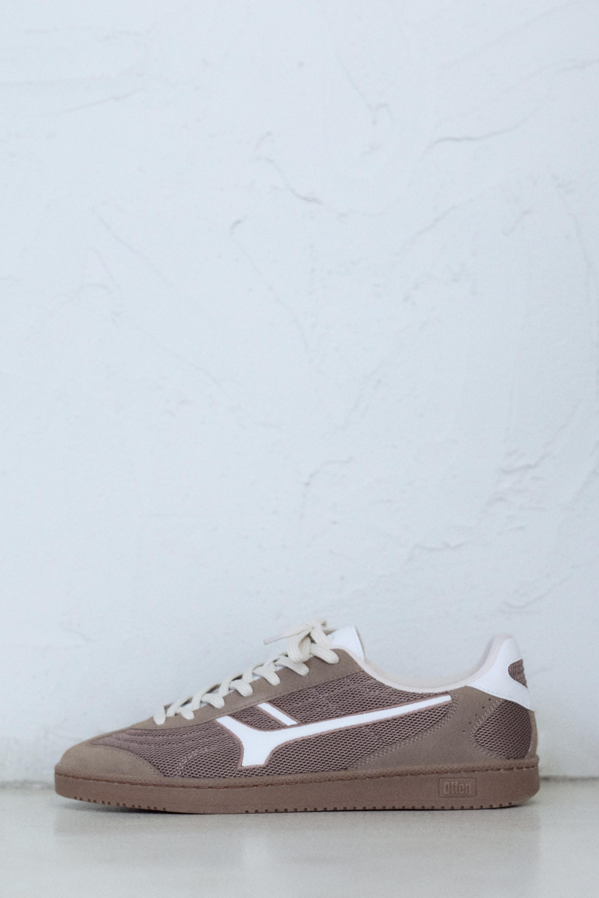 Retro textured trainers — Brown