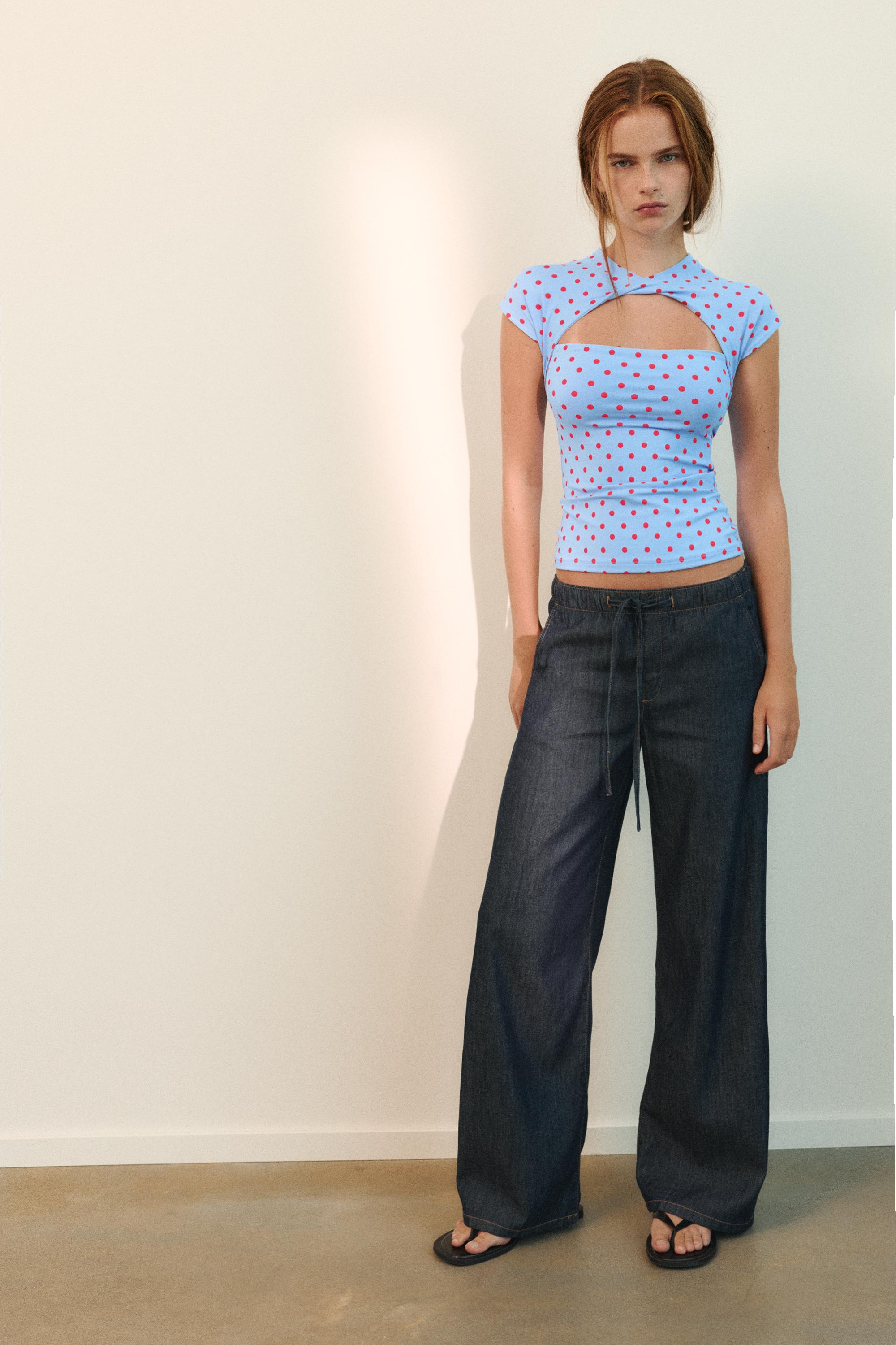 Cut-out T-shirt — Pastel blue