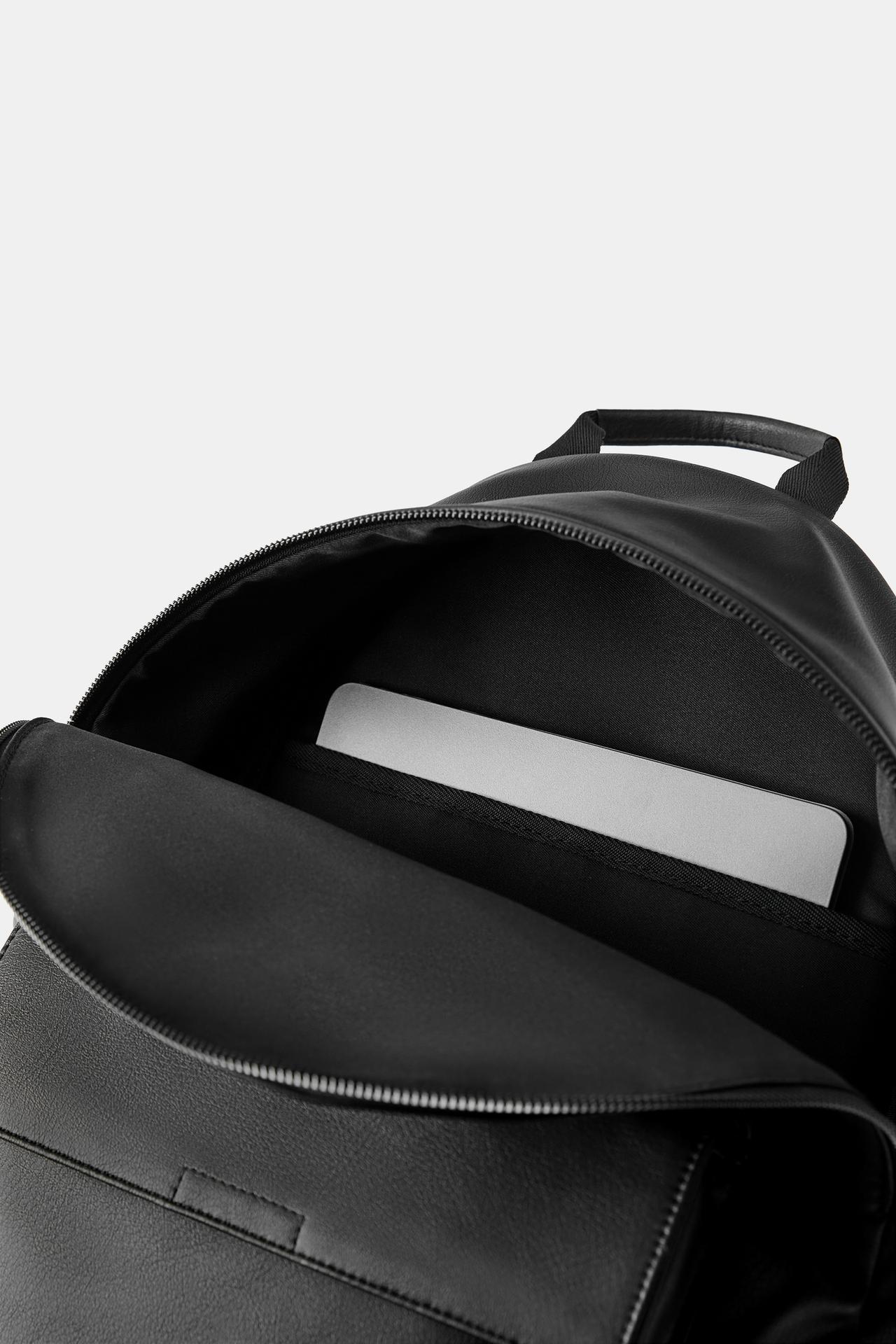 Casual flap backpack — Black