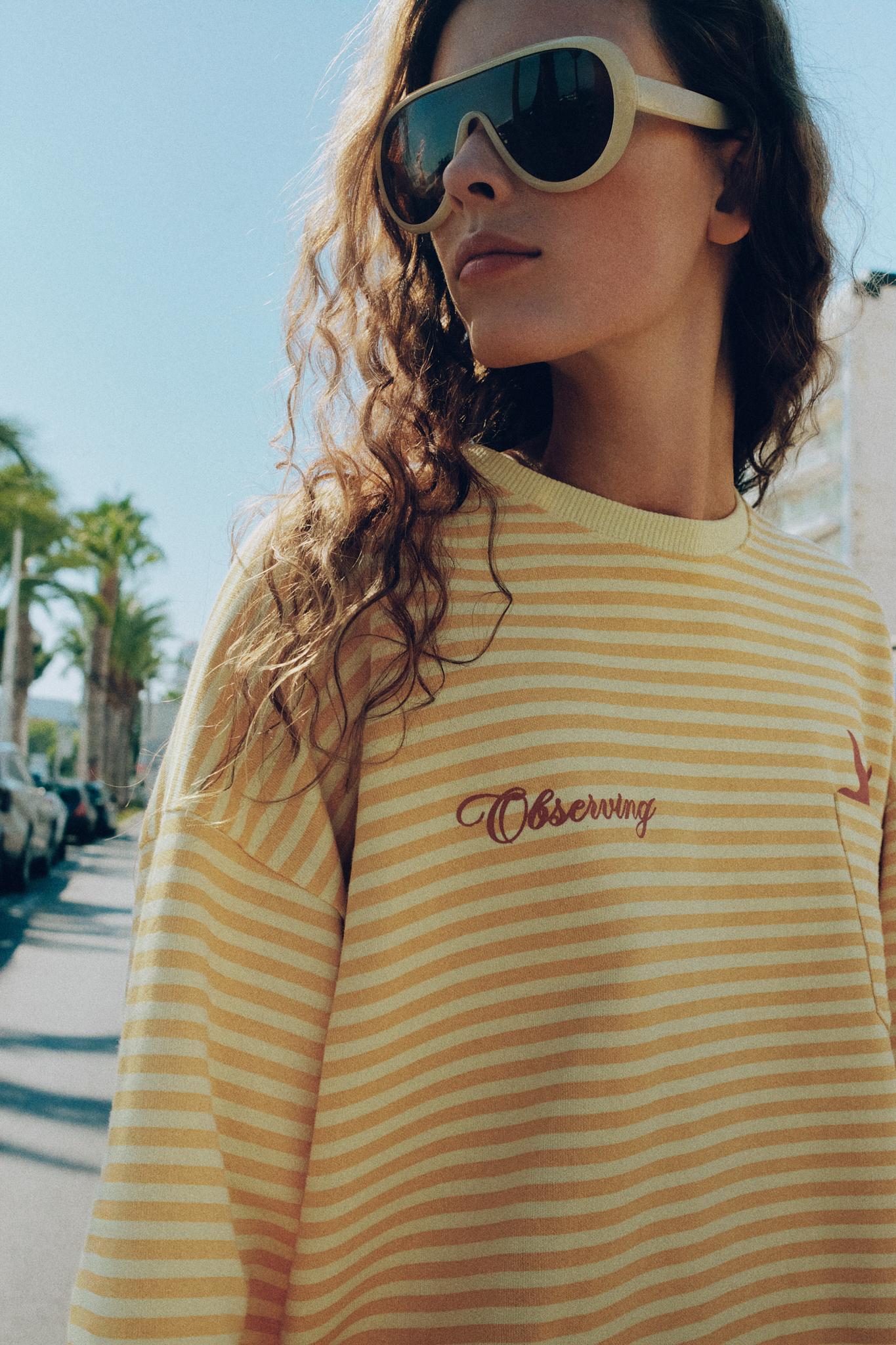 Oversized graphic striped sweatshirt — Yellow