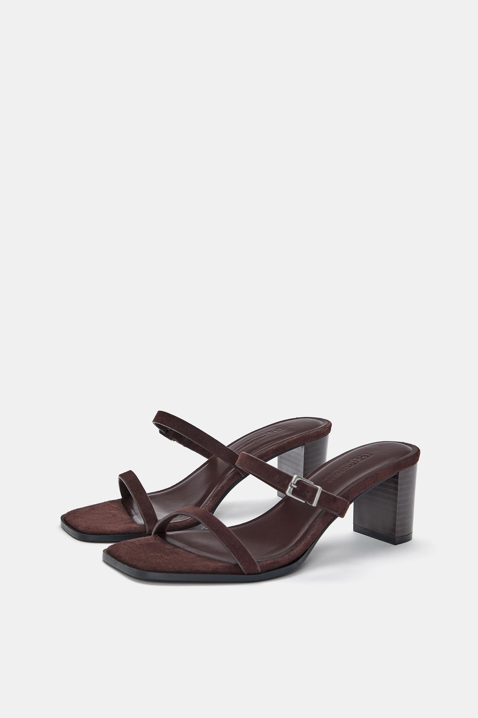 Leather heeled sandals with buckle — Brown