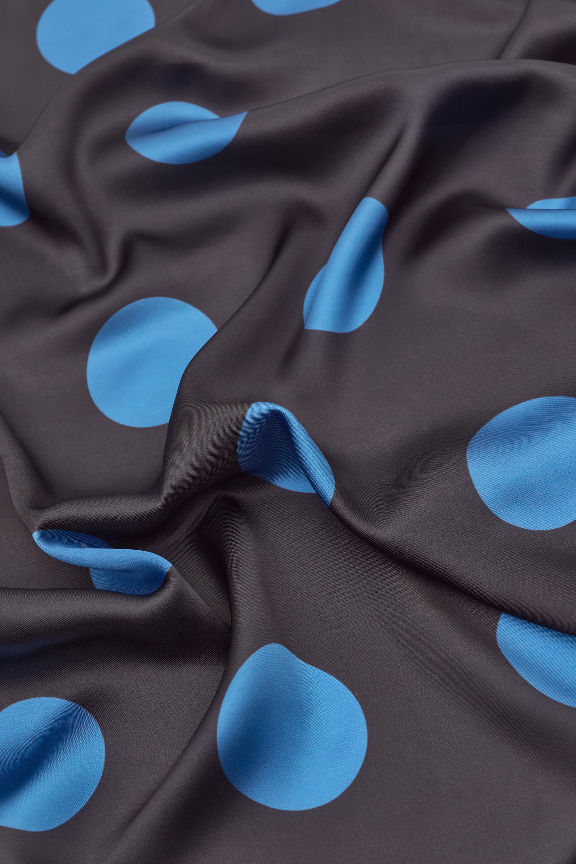 Puantiye desenli saten fular - Görsel 6