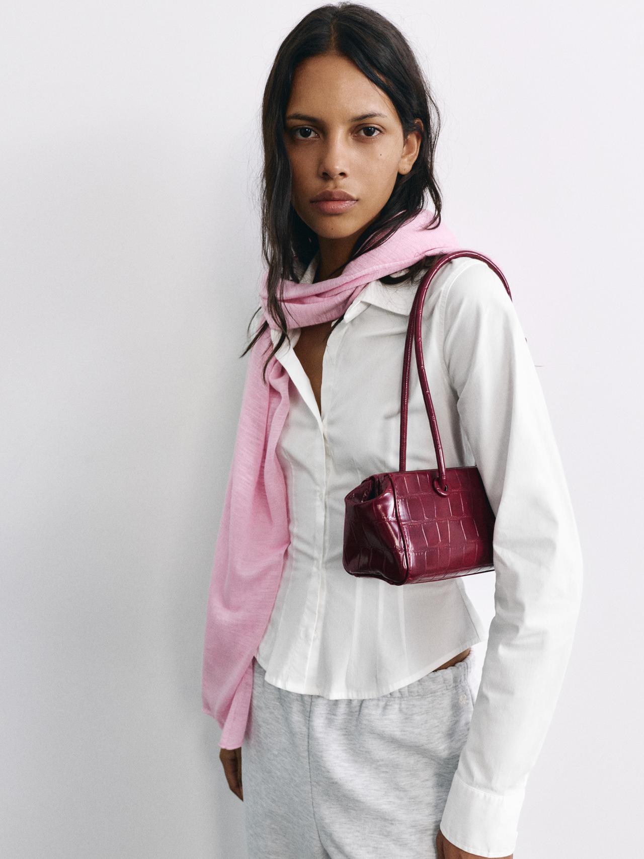 Textured shoulder bag — Red
