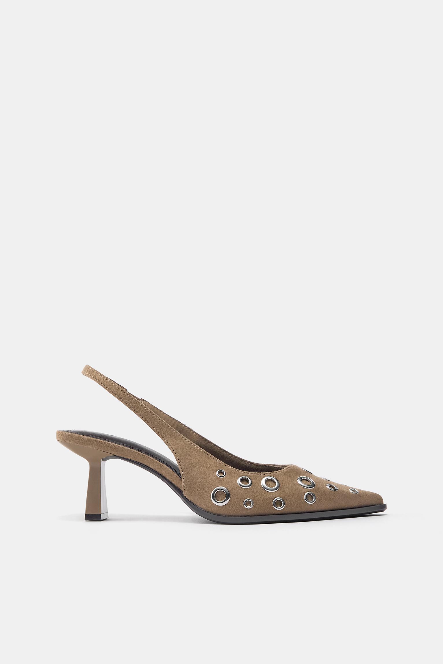 Studded high-heel shoes — Brown