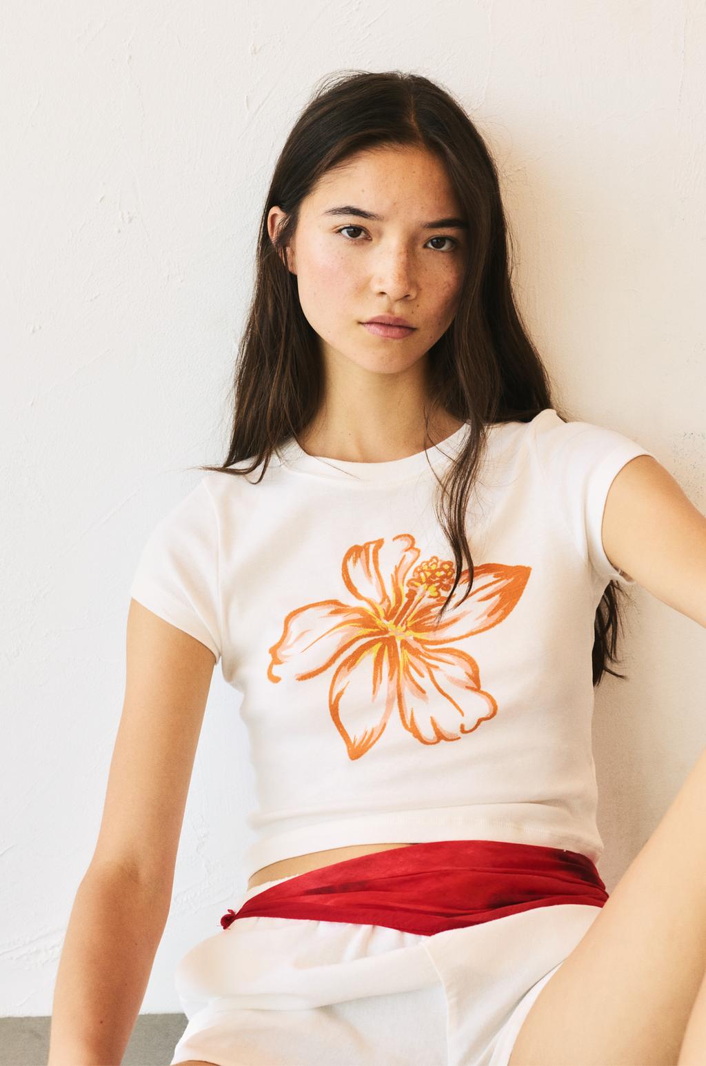 Hibiscus flower cropped T-shirt pull&bear