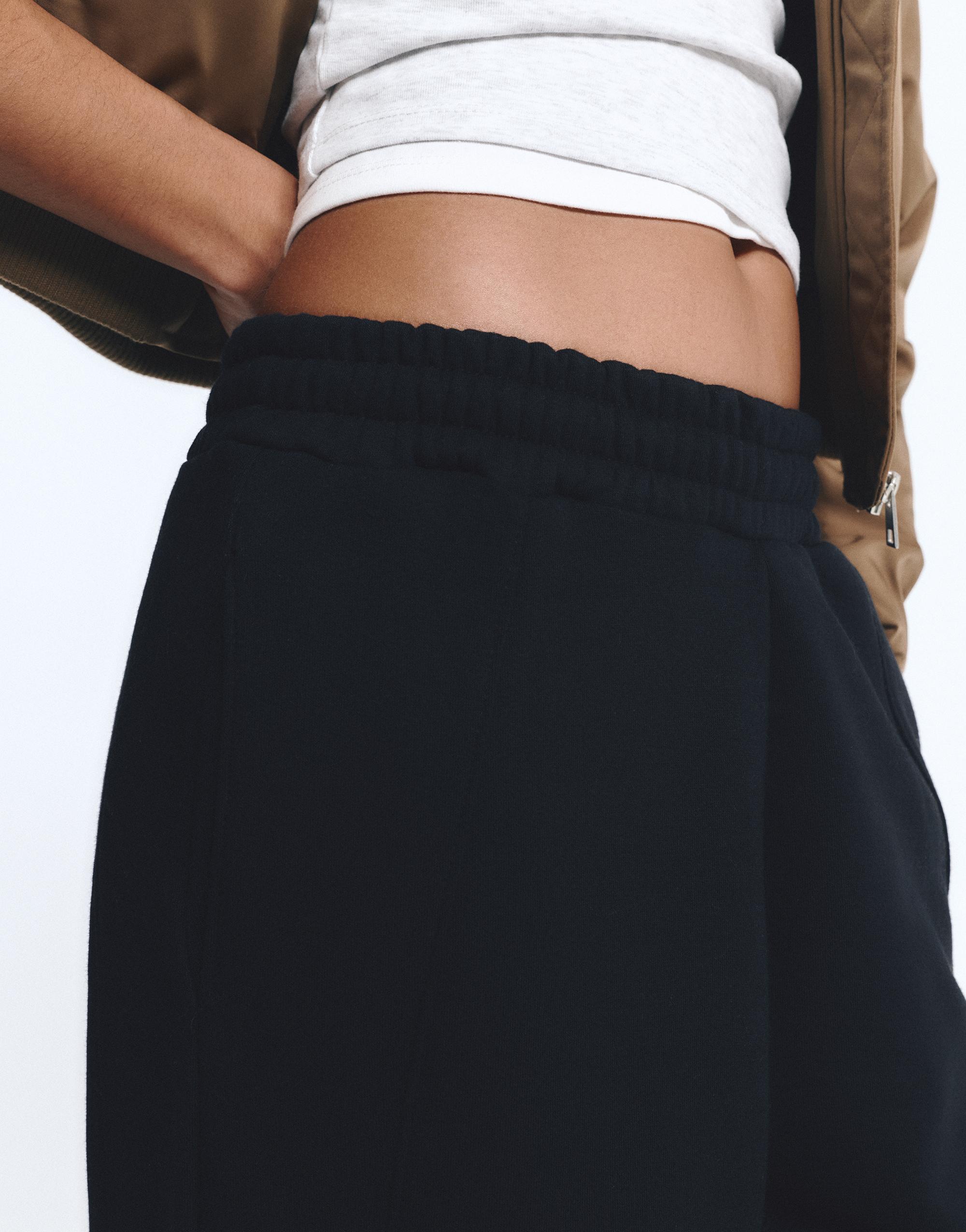 Barrel fit tracksuit trousers — Black