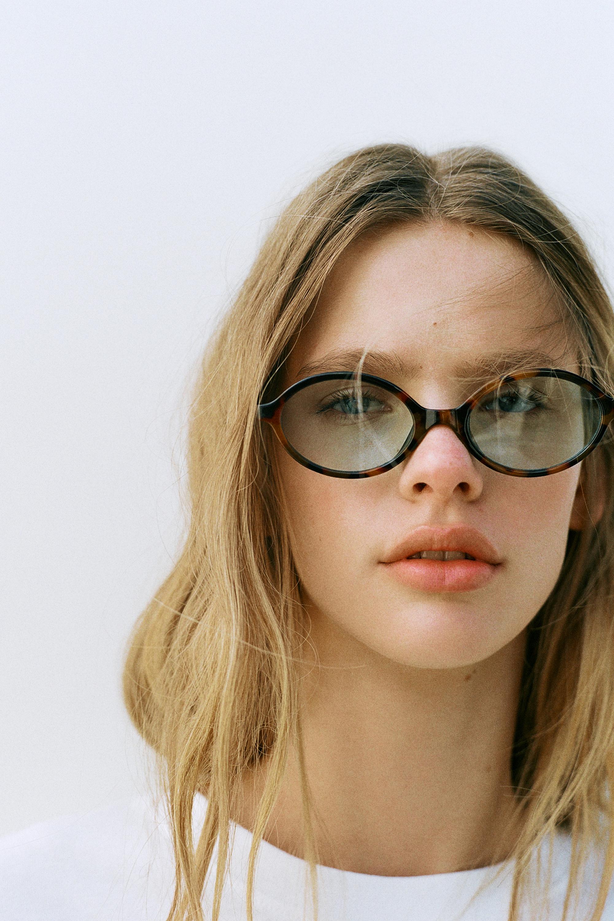 Oval sunglasses — Pale blue