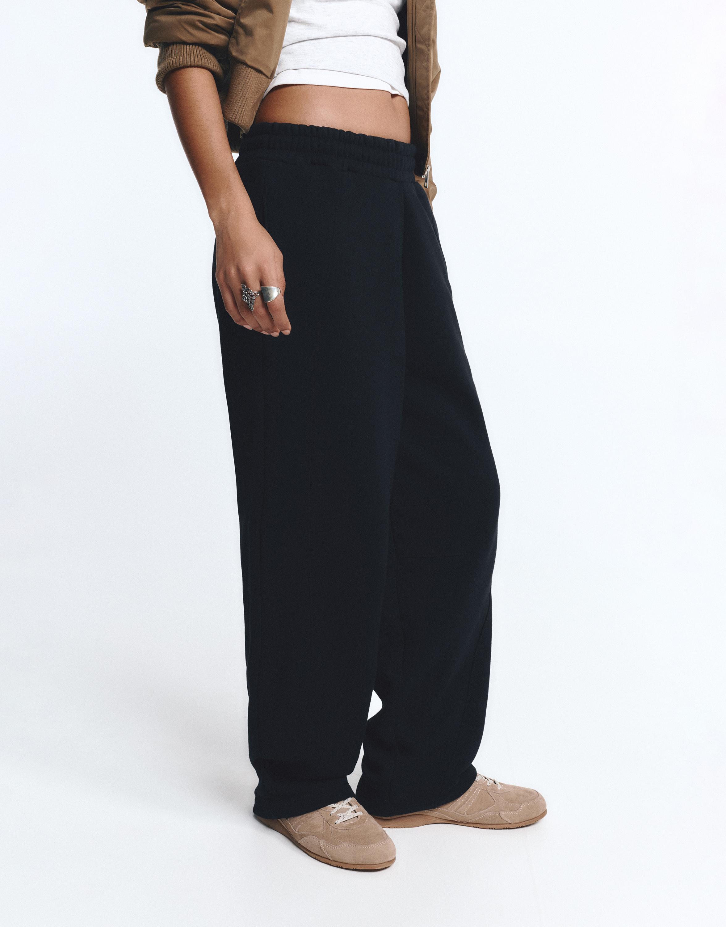 Barrel fit tracksuit trousers — Black