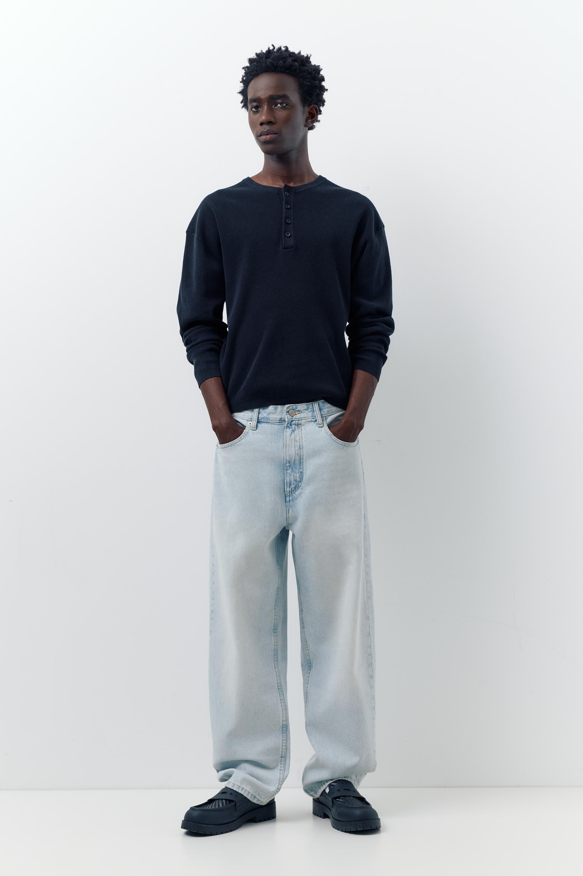 Baggy jeans — Pale blue