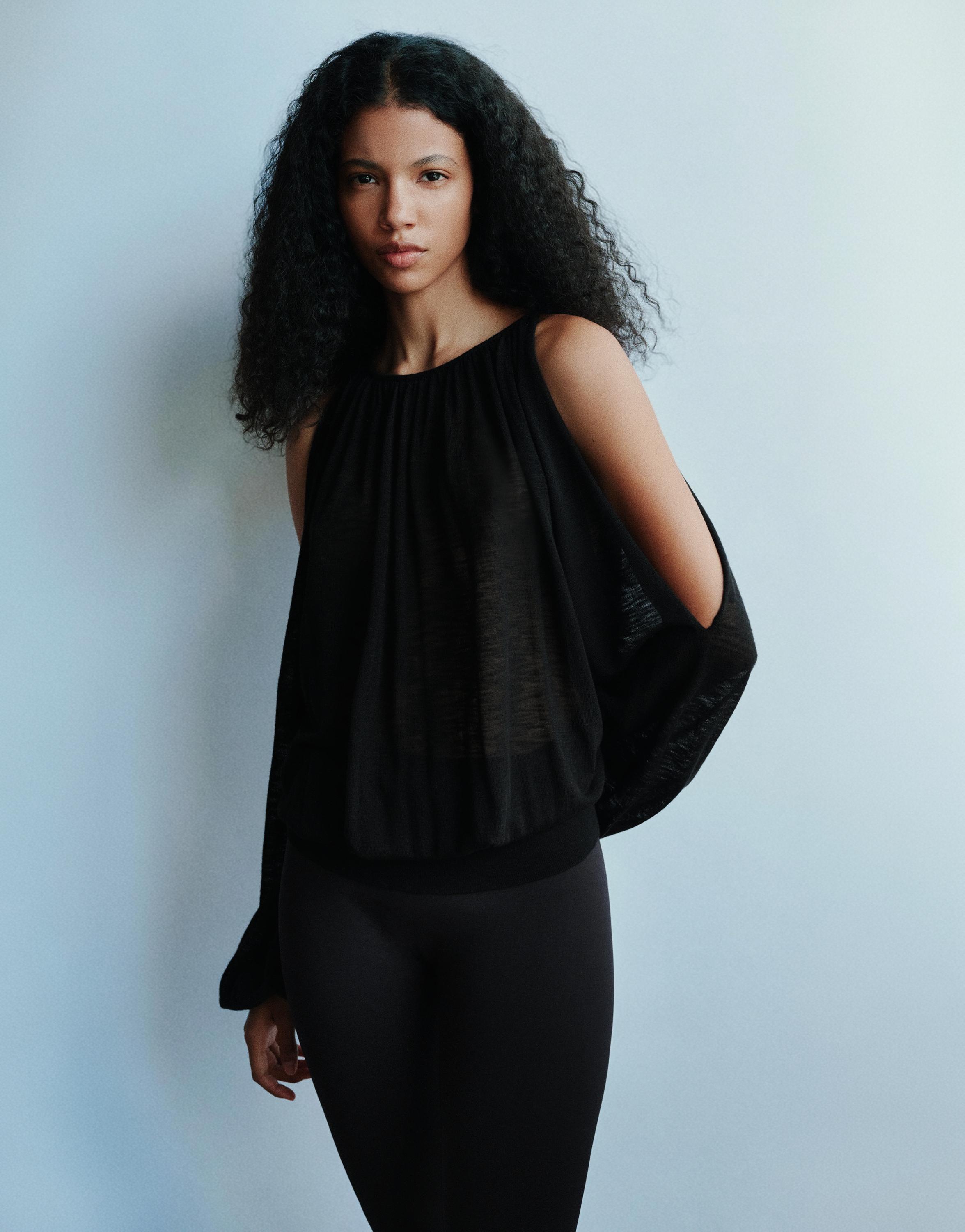 Fine knit cut-out top — Black