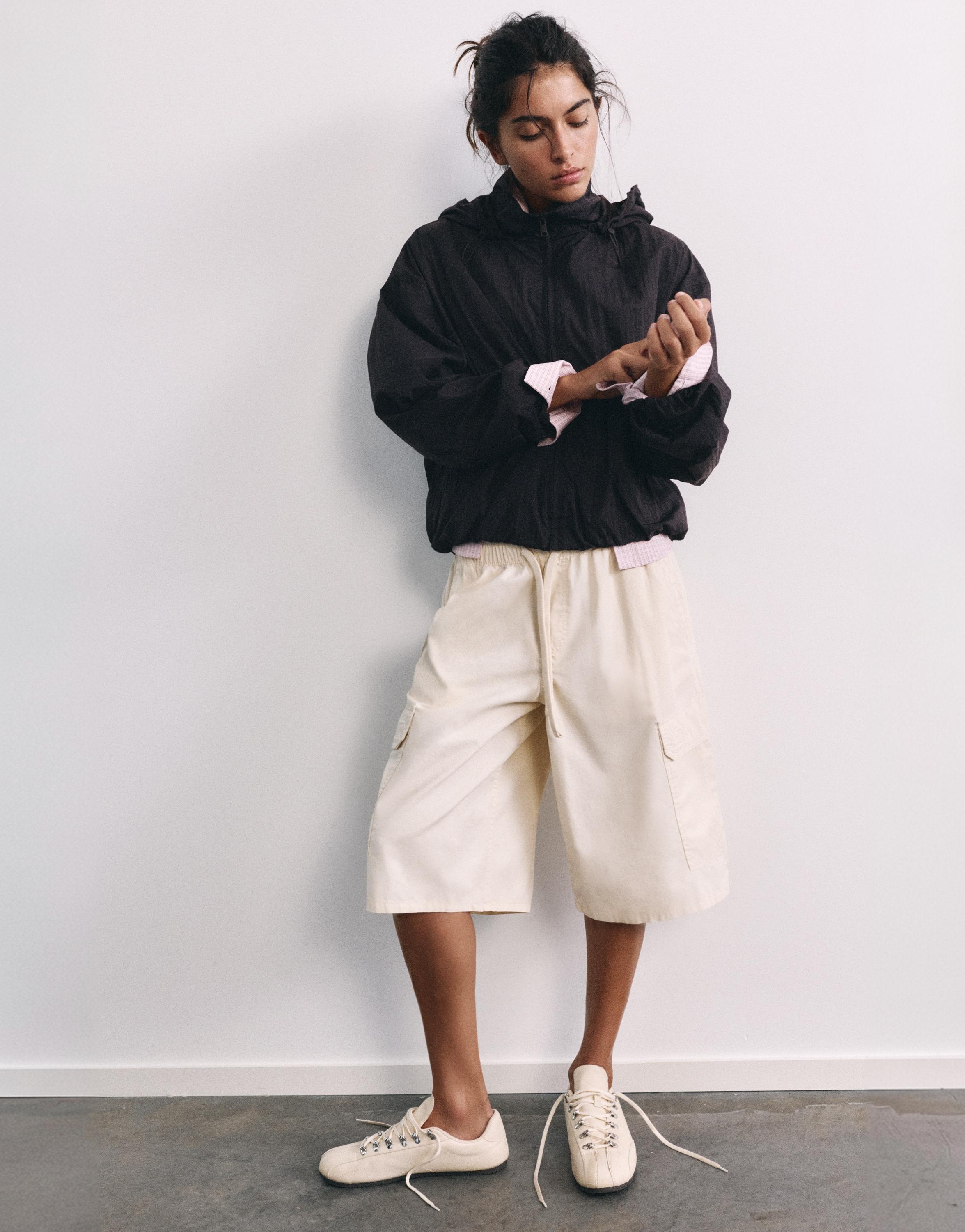 Lightweight hooded jacket — Black