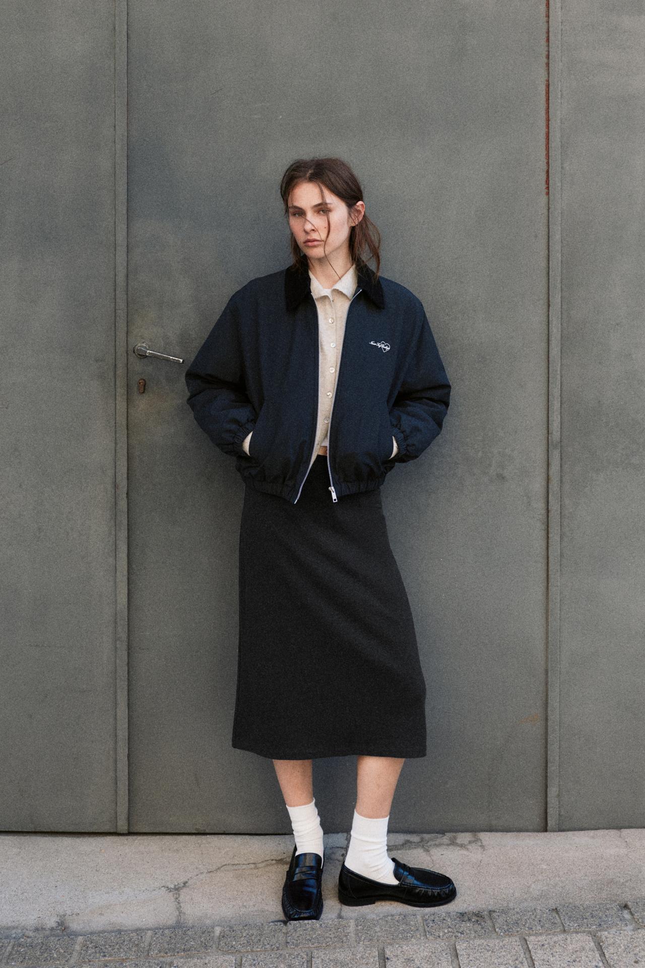 Soft-touch straight midi skirt — Anthracite grey