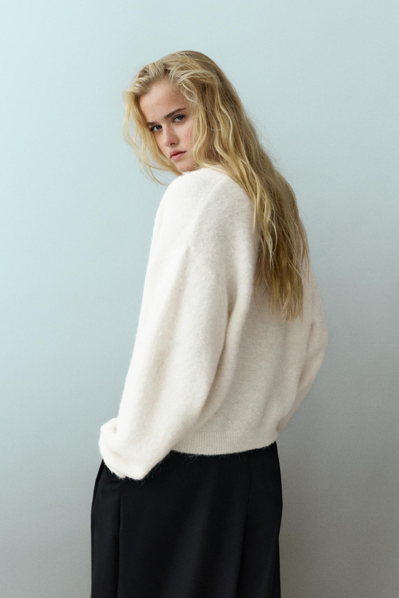 V-neck jumper — Ecru
