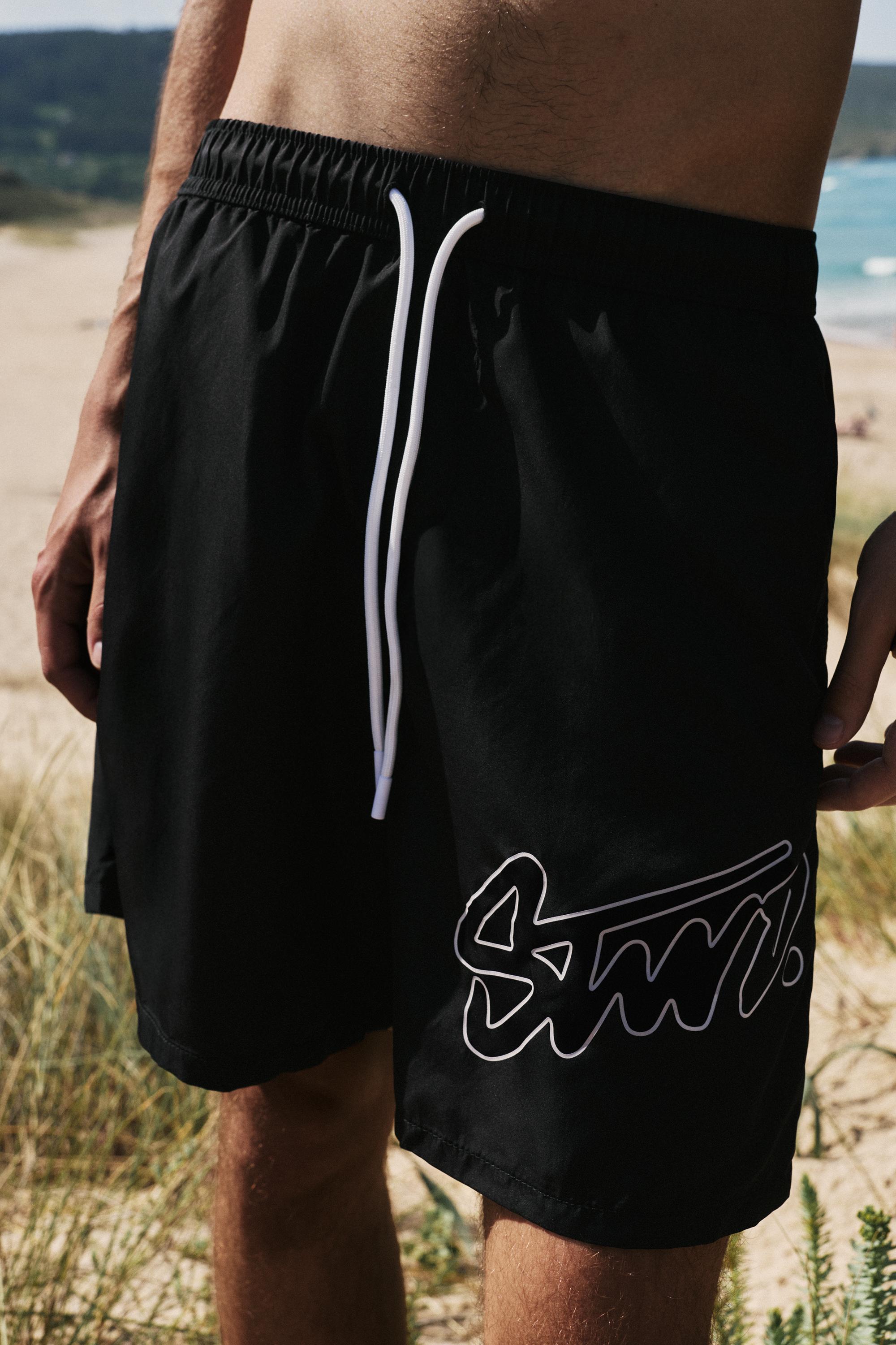 STWD board shorts — Black