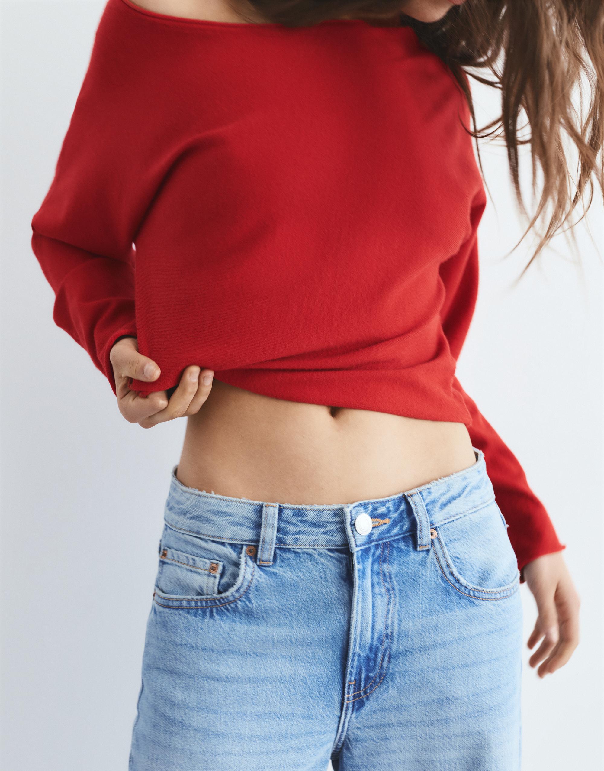 Asymmetric jumper — Red